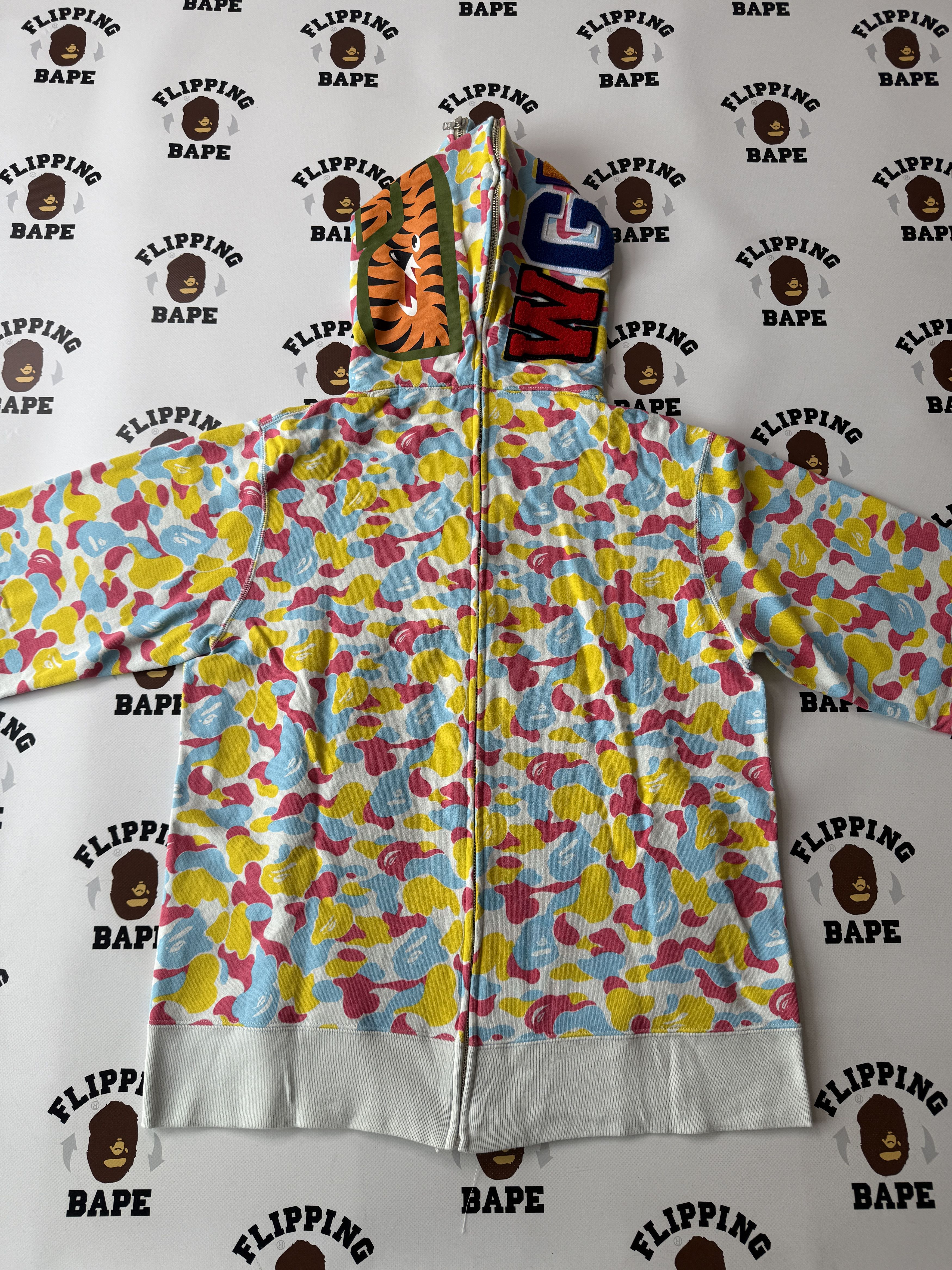 Bape BAPE STORE SANYA SEPARATE SHARK FULL ZIP HOODIE Size US L / EU 52-54 / 3 - 8 Thumbnail
