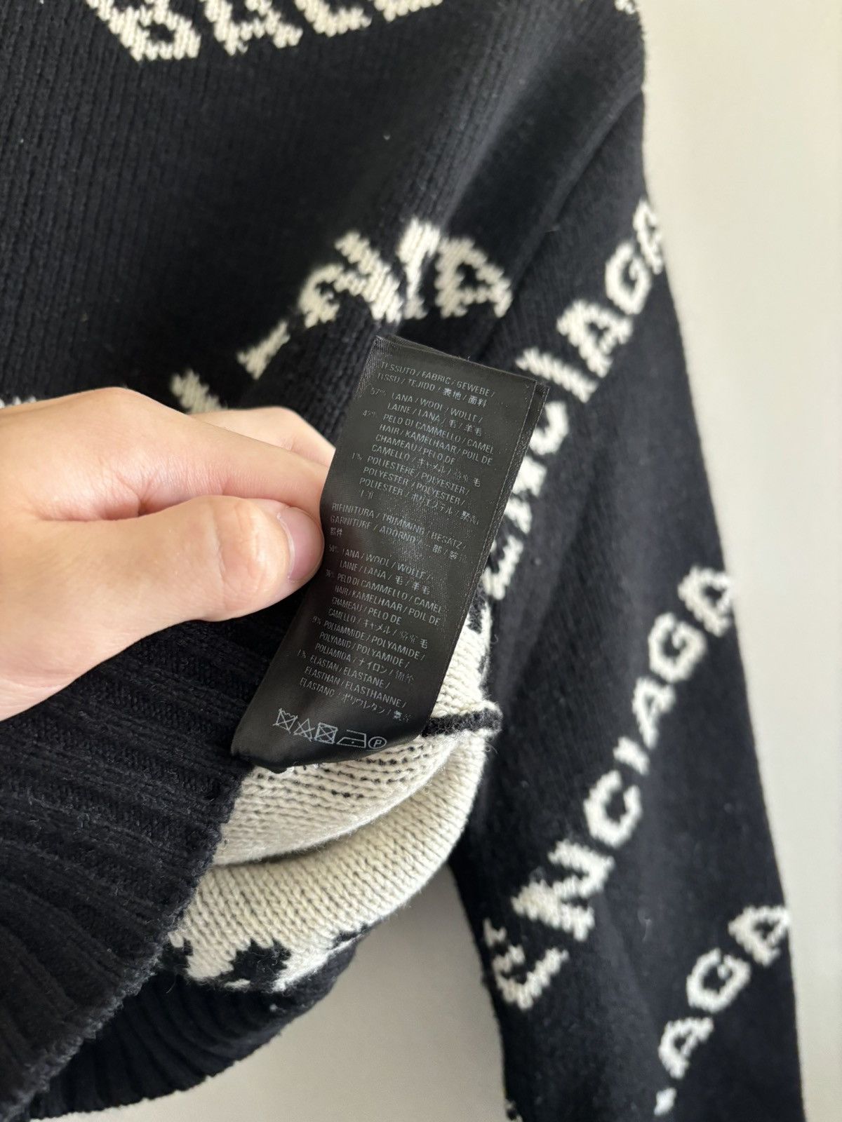 Balenciaga Balenciaga Allover Logo cropped Knit Sweater Size XS / US 0-2 / IT 36-38 - 6 Thumbnail