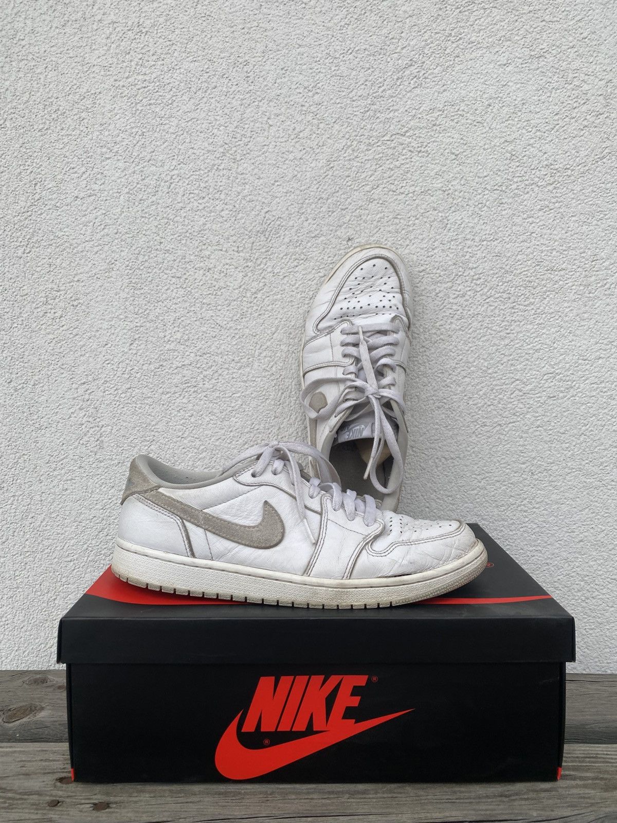 Jordan Brand × Nike nike Air Jordan 1 Low OG Neutral Grey 85 sneakers Size US 10.5 / EU 43-44 - 1 Thumbnail
