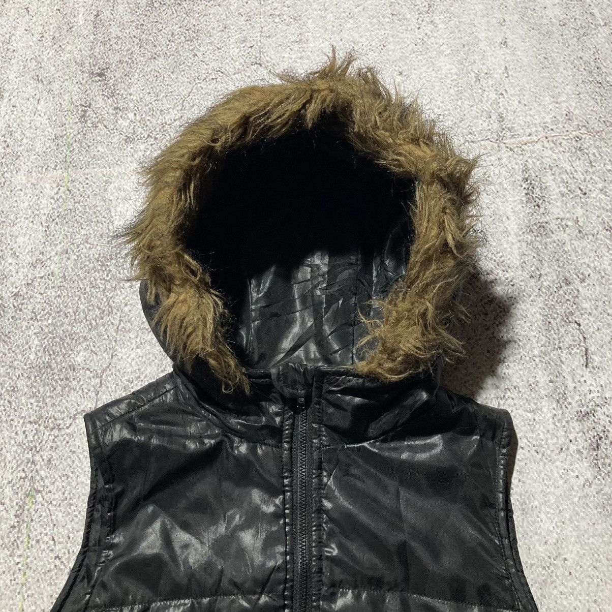 Japanese Brand 2000s Japanese Brand Puffer Fur Vest Jacket Punk Gothic Lgb Size US XS / EU 42 / 0 - 3 Thumbnail