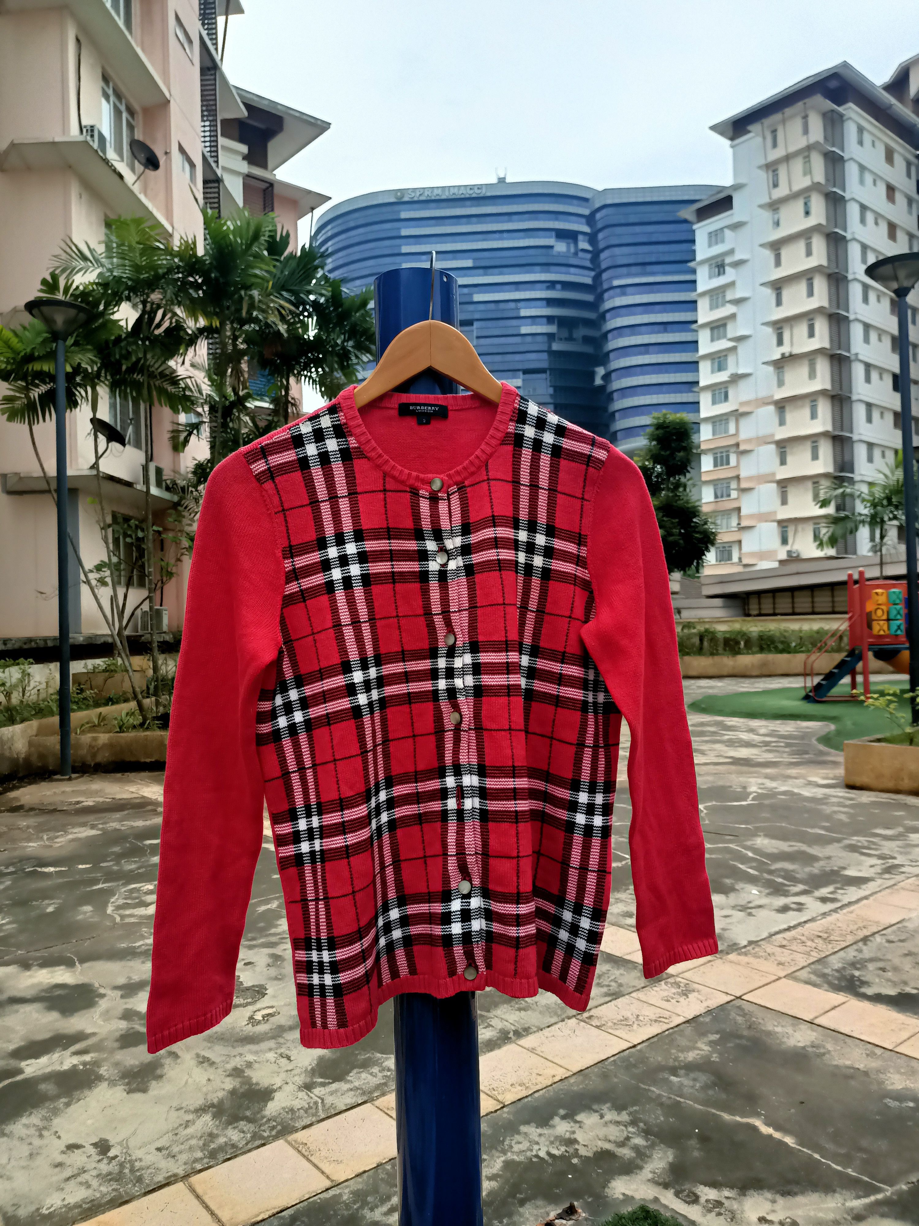 Burberry London knitwear for her