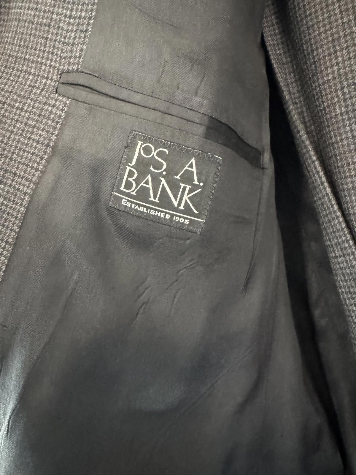 Jos. A. Bank Jos. A. Bank Men's Gray Houndstooth Blazer and Pants-44R Size 44R - 4 Thumbnail