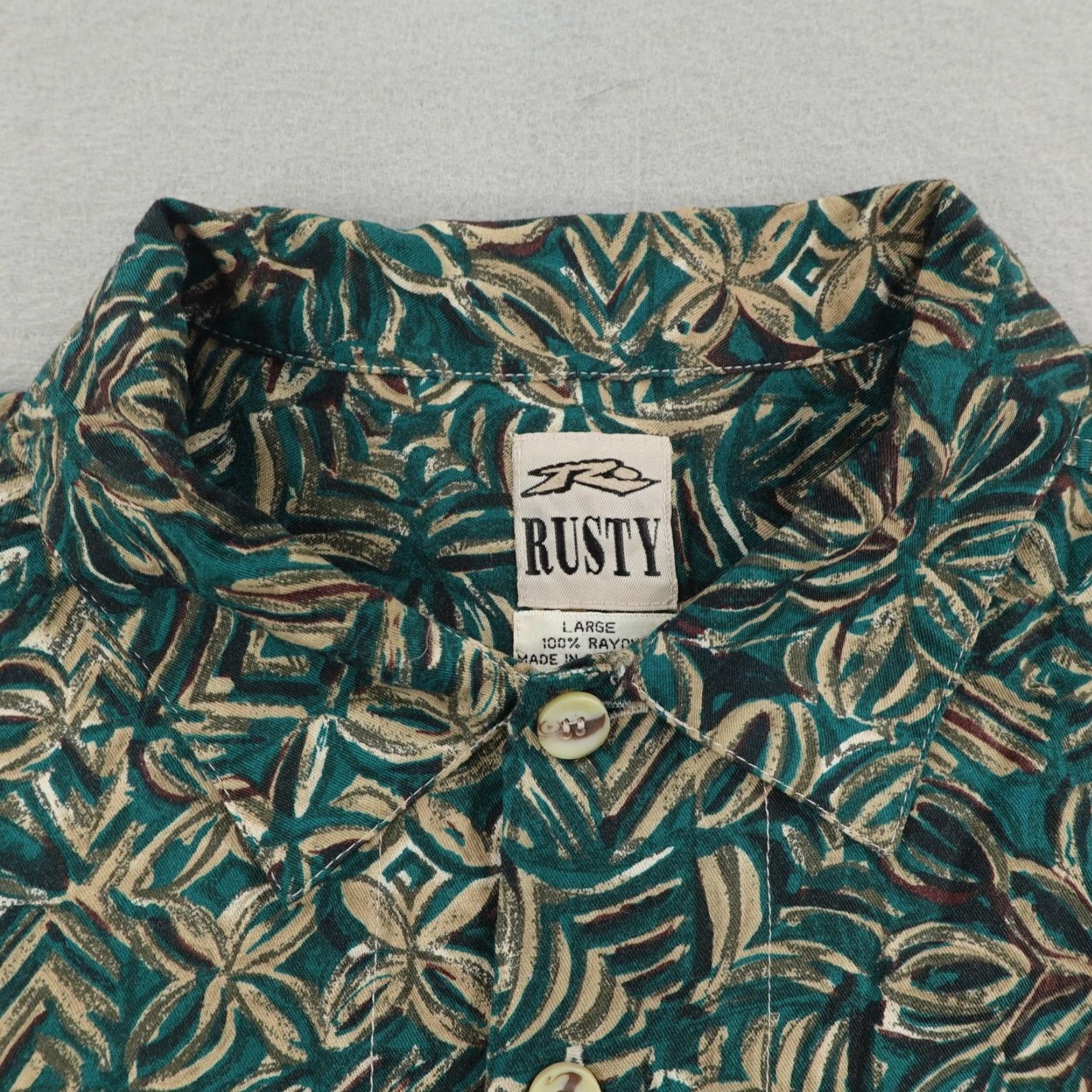 Rusty VINTAGE Rusty Shirt Mens Large Green Floral Hawaiian Aloha Surf Camp Y2K Beach Floral Button-Up Short Sleeve Mens Reg Shirt Size US L / EU 52-54 / 3 - 2 Thumbnail