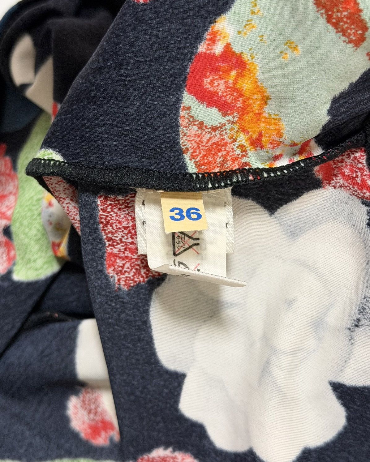 Chanel CHANEL S/S 1992 Logo Abstract Floral One-Piece Swimsuit Size XS / US 0-2 / IT 36-38 - 6 Thumbnail