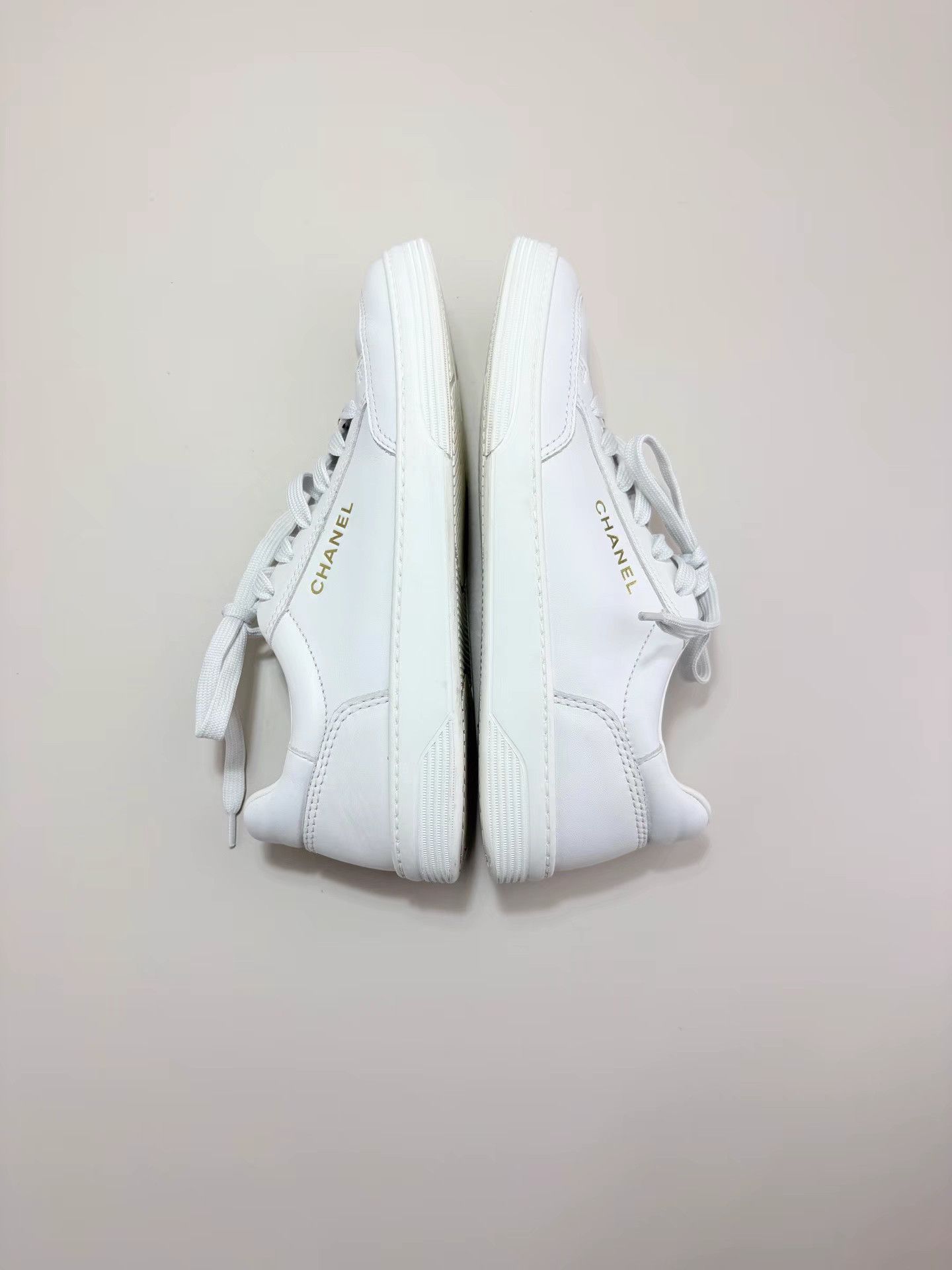 Chanel CHANEL Letter Logo White Sneakers K1 Size US 9 / IT 39 - 5 Thumbnail