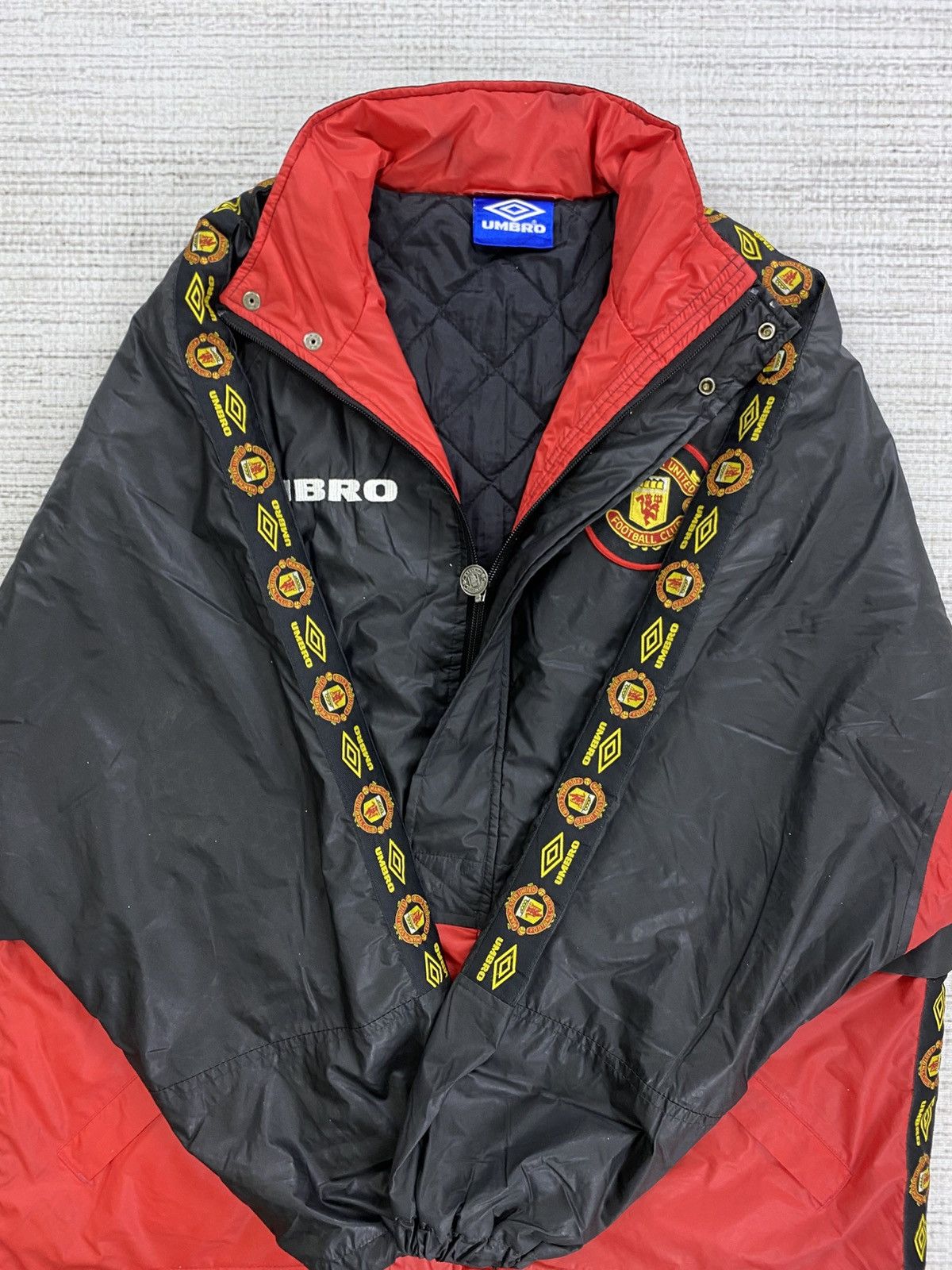 Umbro Vintage 90s Manchester United X Umbro Side Tape Jacket Size US XL / EU 56 / 4 - 5 Thumbnail