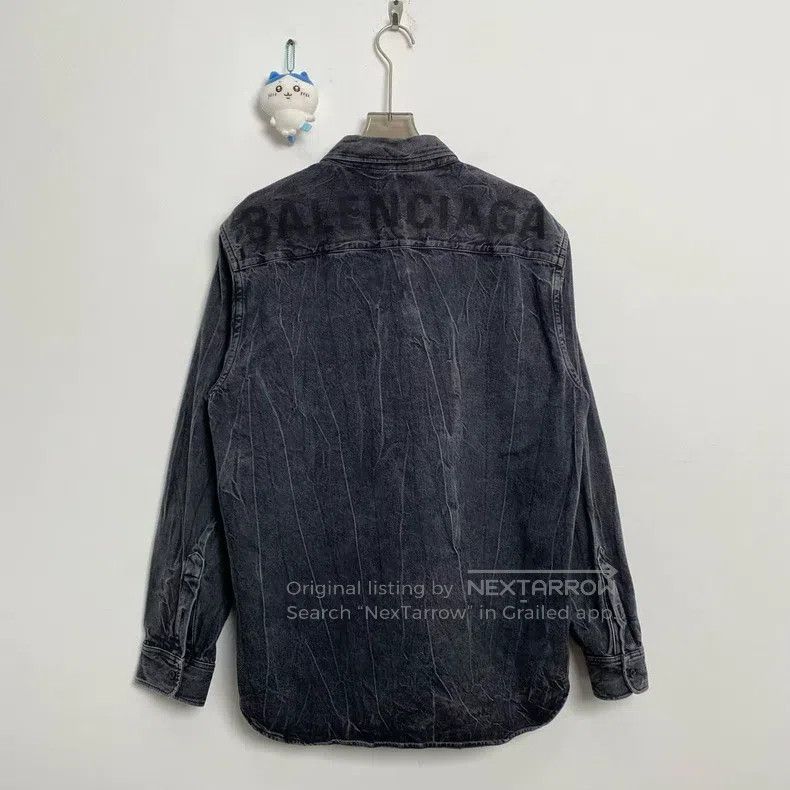 Balenciaga Balenciaga size 39 Distressed Design Back Logo Denim Shirt Size US XS / EU 42 / 0 - 3 Thumbnail