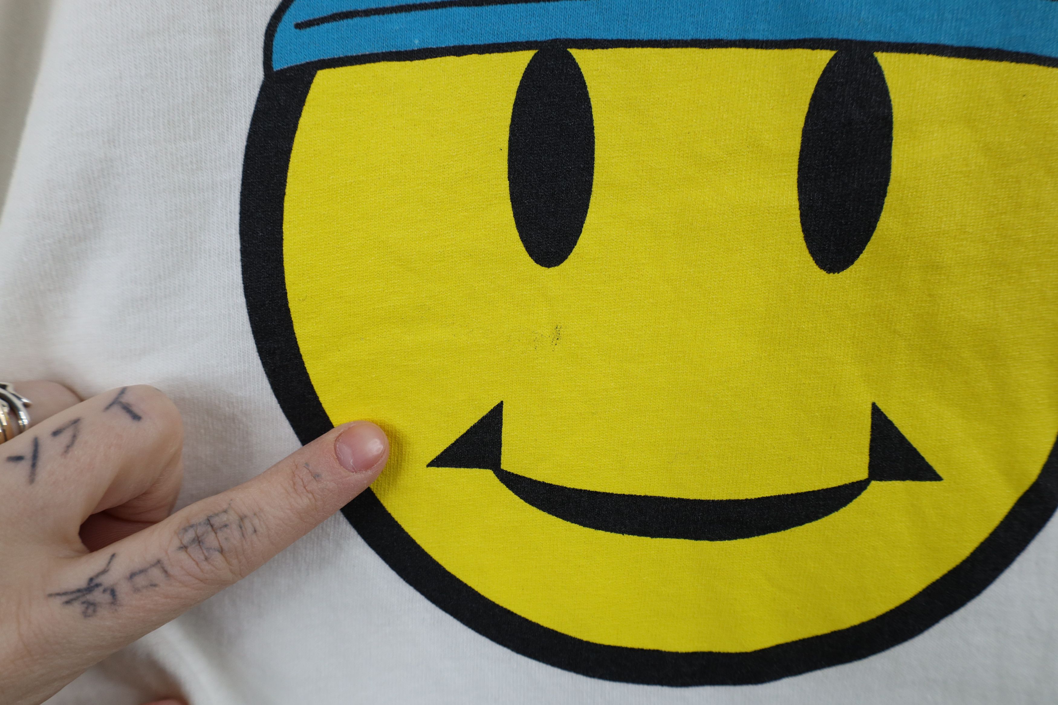 Vintage Vintage 90s Streetwear Fever Smiley Face Gym T-Shirt USA Size US L / EU 52-54 / 3 - 5 Thumbnail
