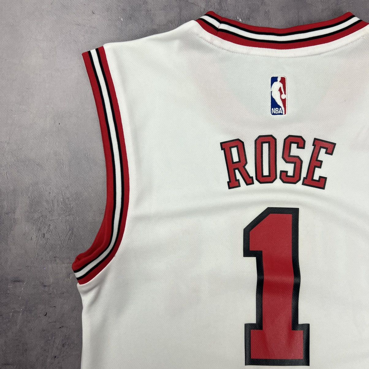 Adidas Rare! Derick Rose 1 Adidas Chicago Bulls Jersey Tank Top Size US M / EU 48-50 / 2 - 13 Thumbnail