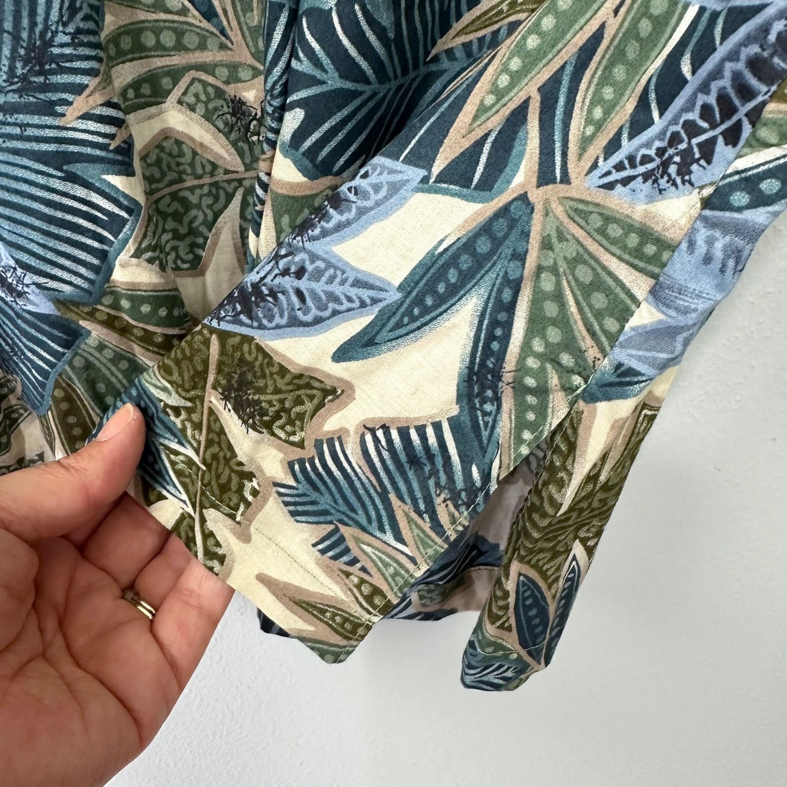 Tori Richard Vintage Tori Richard Cotton Lawn Hawaiian Print Shirt Size L Size US L / EU 52-54 / 3 - 5 Thumbnail