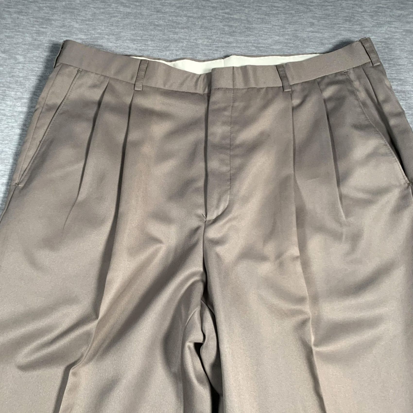 Haggar Haggar Pants Mens 38x34 Brown Microfiber Dress Pleated Wrinkle Resistant Classic Workwear Shirt? Size US 38 / EU 54 - 4 Thumbnail