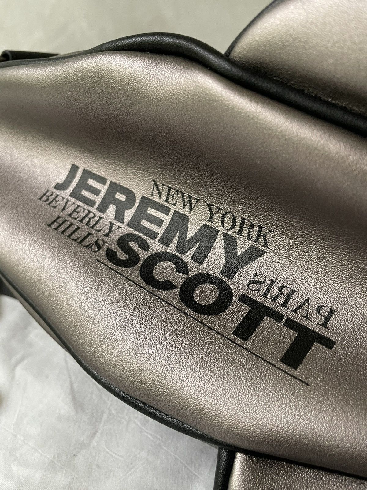 Jeremy Scott Jeremy Scott “The Blimp Bag” - Bronze Size ONE SIZE - 4 Thumbnail