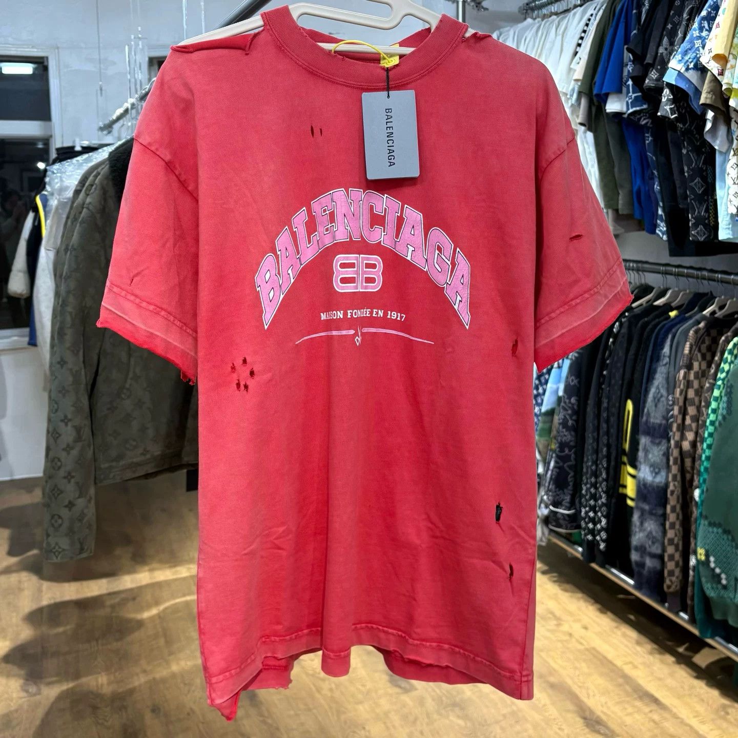 Balenciaga Balenciaga Distressed BB Logo T-Shirt XS Size US XS / EU 42 / 0 - 1 Thumbnail