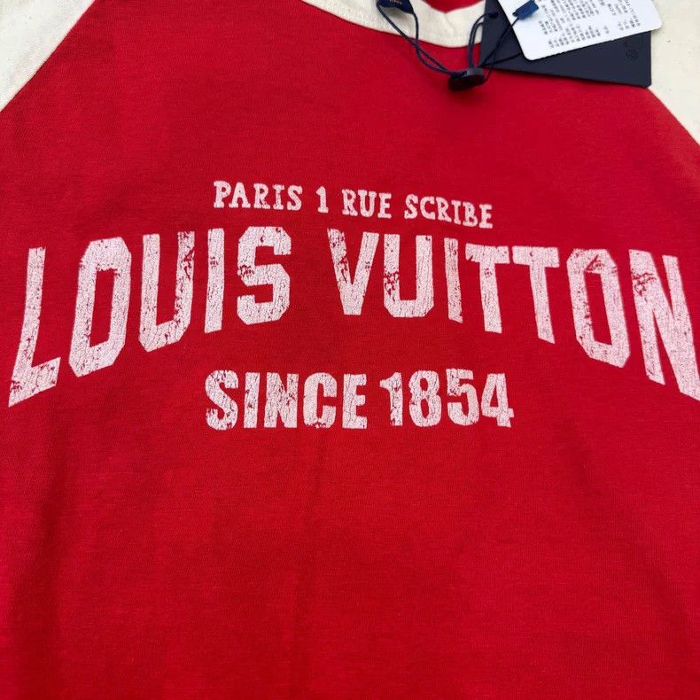 Louis Vuitton Louis Vuitton 25 Red 1854 Short Sleeve Size US L / EU 52-54 / 3 - 3 Thumbnail