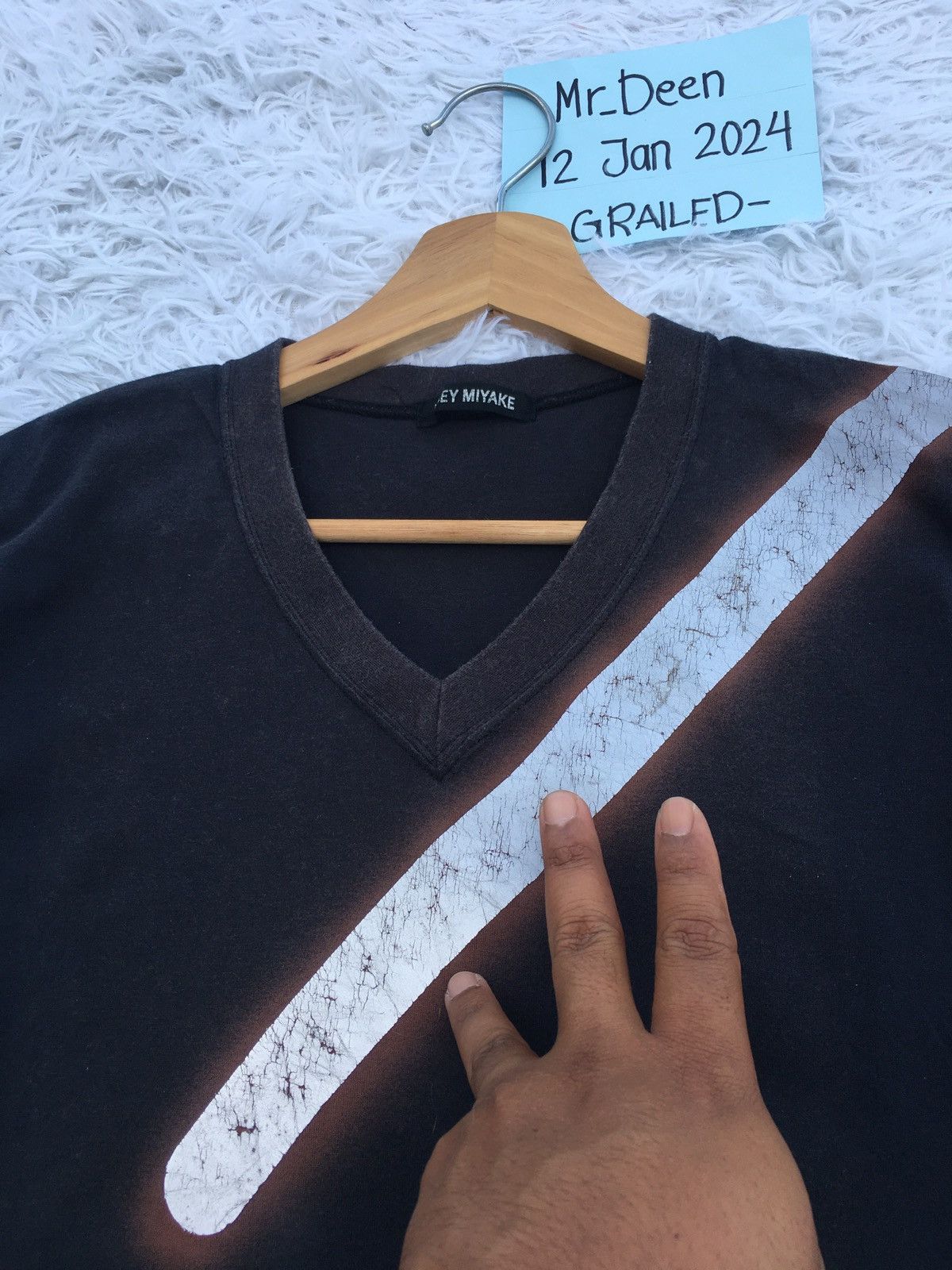 Issey Miyake Rare Vintage Issey Miyake V Neck Tshirt Size US M / EU 48-50 / 2 - 14 Thumbnail