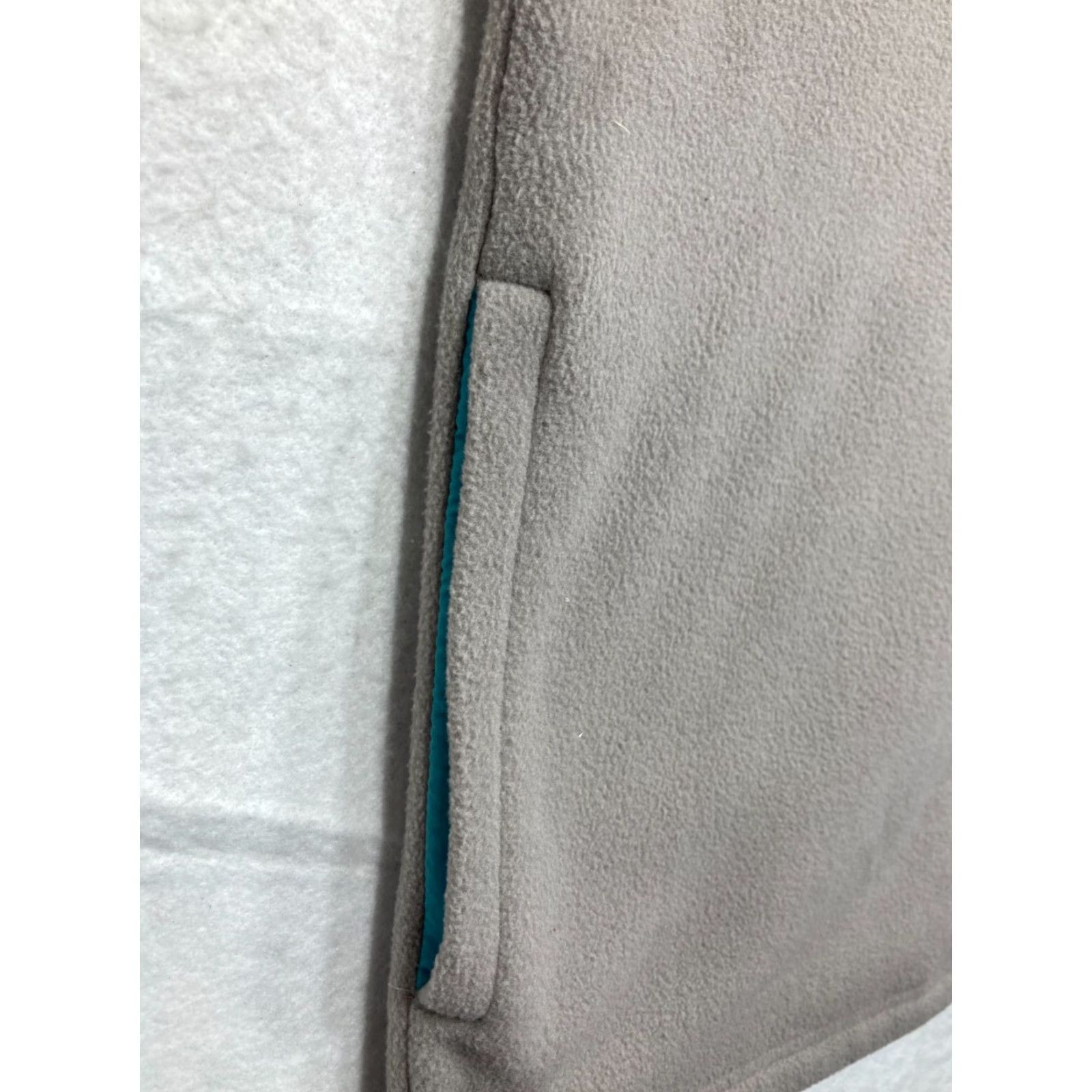 Vintage Columbia Mens Vest II Grey Sleeveless Zip Pockets Fleece Sweater Size US M / EU 48-50 / 2 - 2 Thumbnail