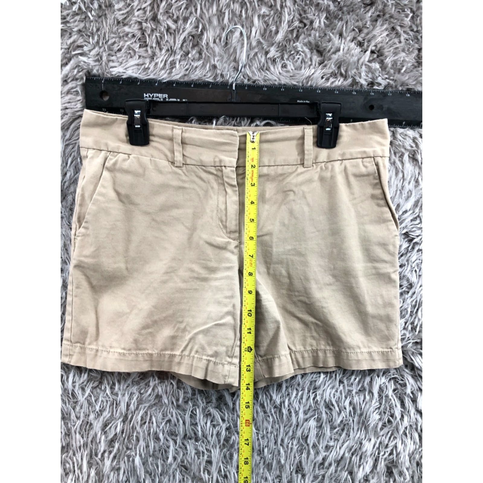 Loft LOFT Khaki Chino Shorts Womens Size 6 Mid Rise Medium Wash Beige Hook Eye Casual Beach Driving Walking 5-Pocket Regular Size 28" / US 6 / IT 42 - 3 Thumbnail