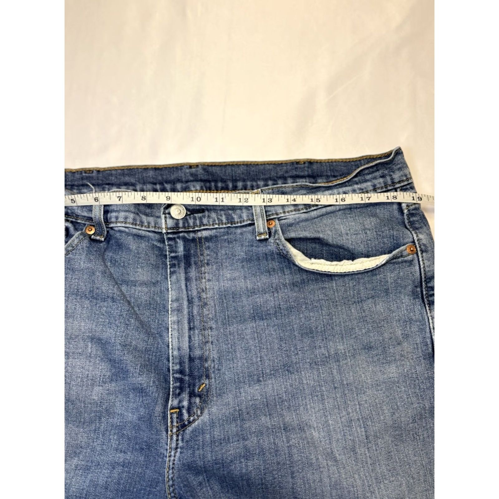 Levi's Levi’s 505 Classic Straight Leg Blue Jeans Measures 38x31 tag 40x32 Men’s Size US 38 / EU 54 - 3 Thumbnail
