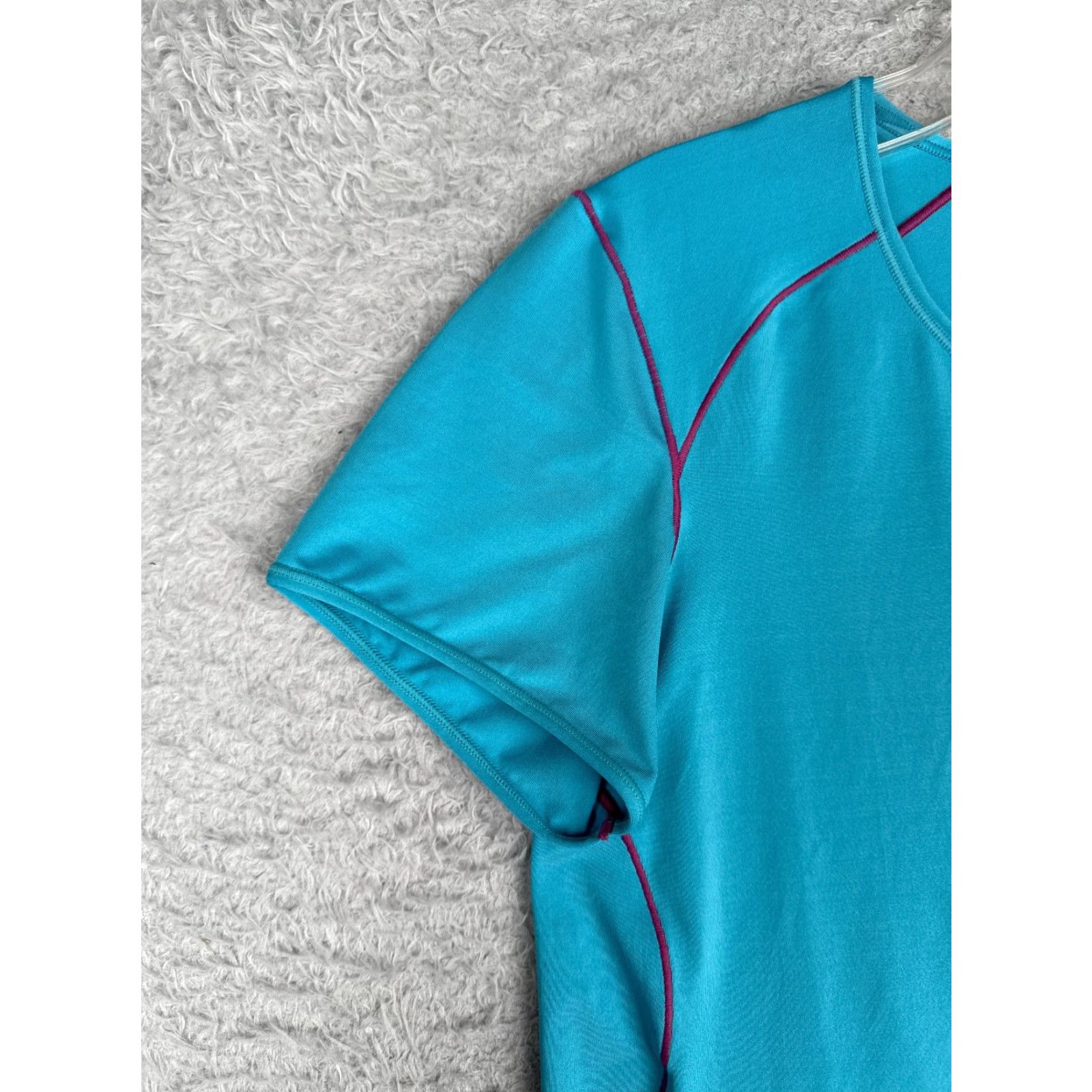 Patagonia Patagonia Shirt Women Large Blue Short Sleeve Crew Neck Polyester Blend Size L / US 10 / IT 46 - 3 Thumbnail