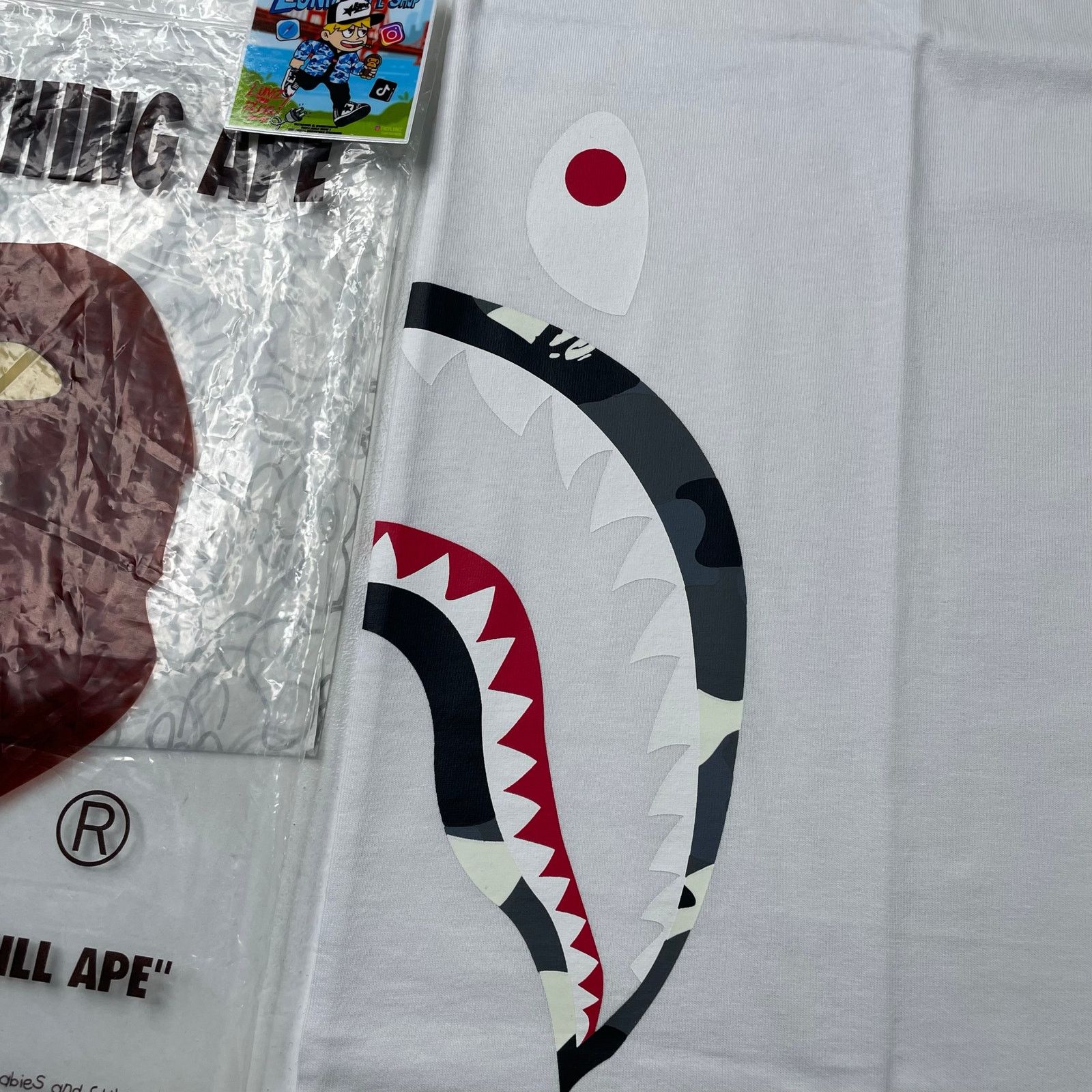 Bape BAPE City Camo Side Shark Tee Size US S / EU 44-46 / 1 - 5 Thumbnail