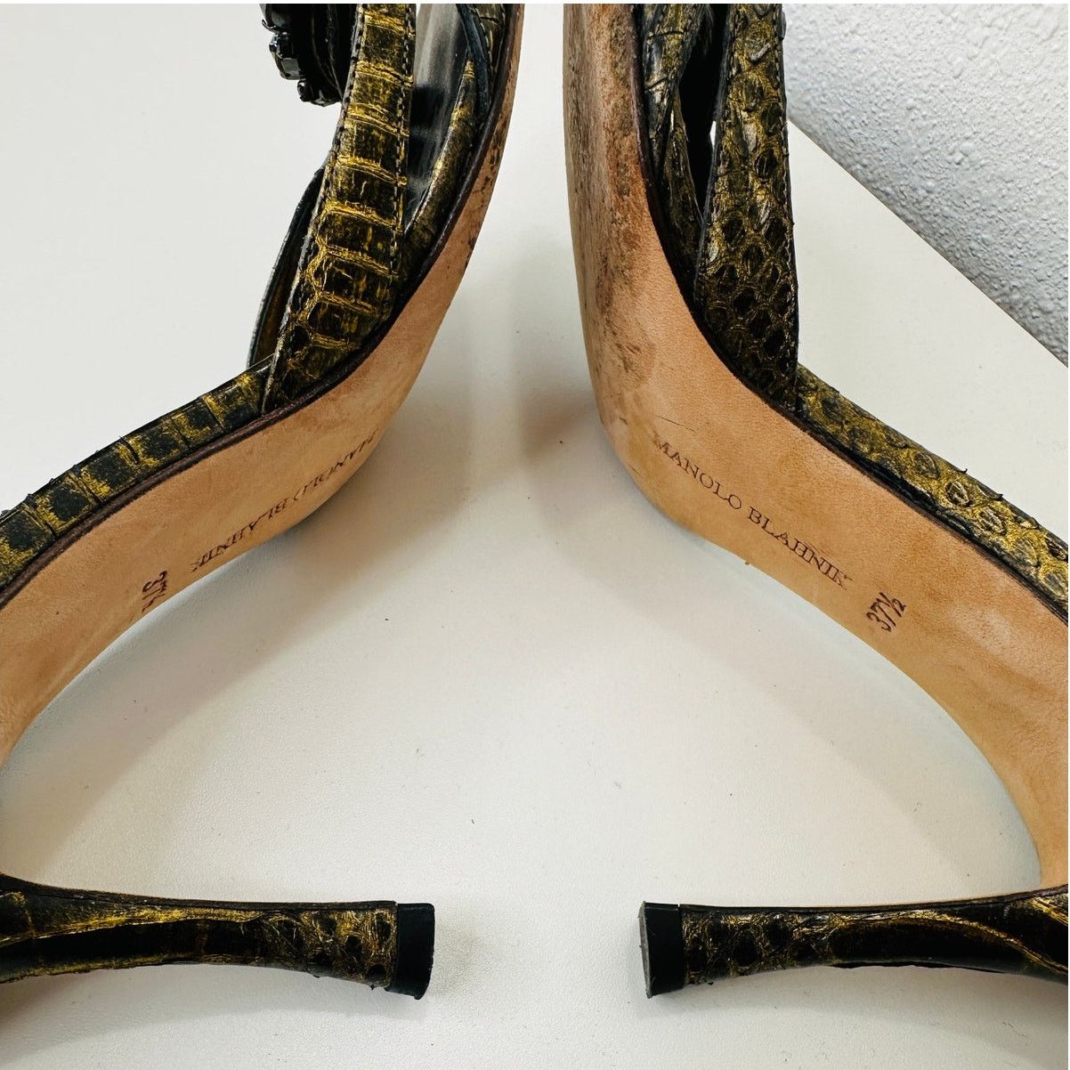 Manolo Blahnik Manolo Blahnik Green Hue Snake Jewel Sandal Heel 37.5 / 7.5 Size US 7.5 / IT 37.5 - 7 Thumbnail