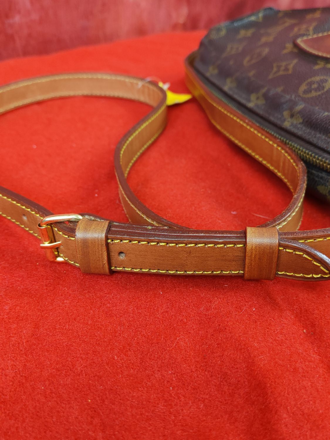 Louis Vuitton LV Louis Vuitton monogram Crossbody sling Bag #SB006DLL Size ONE SIZE - 3 Thumbnail