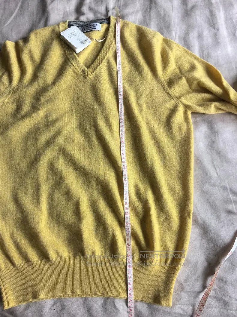 Brunello Cucinelli Brunello Cucinelli Men's V-Neck Cashmere Sweater. Size US M / EU 48-50 / 2 - 6 Thumbnail