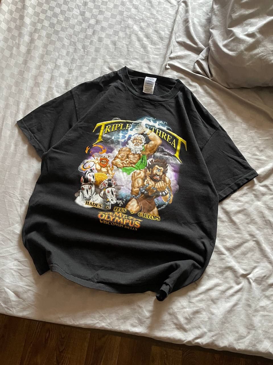 Vintage Vintage Graphic Tee Mr Olympus T shirt Y2K gods 90s Size US L / EU 52-54 / 3 - 3 Thumbnail