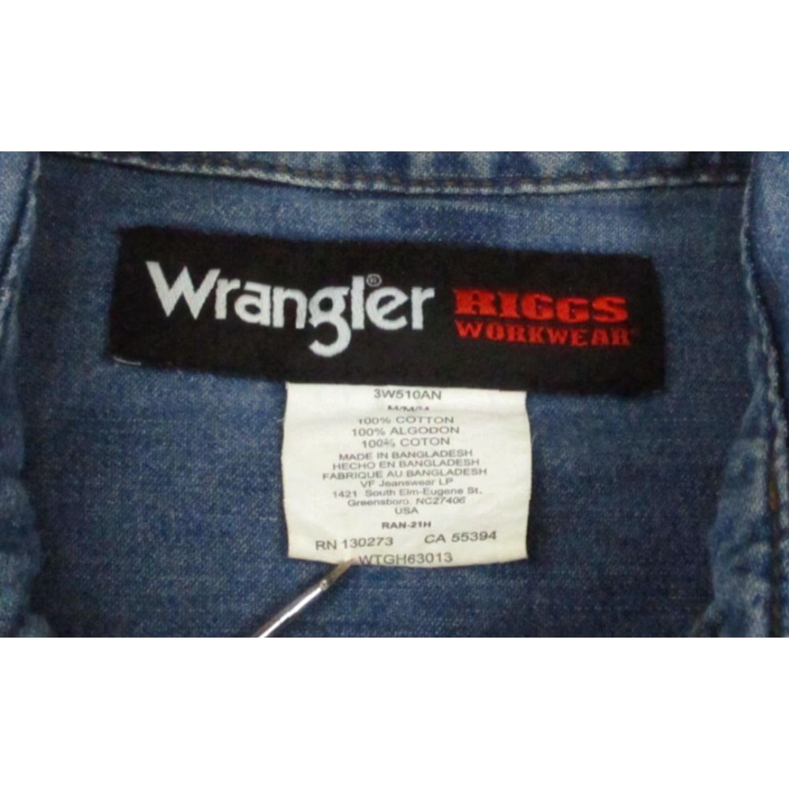 Wrangler VINTAGE Wrangler Riggs Workwear Shirt Mens Medium Blue Denim Button Up Long Sleeve Size US XL / EU 56 / 4 - 4 Thumbnail