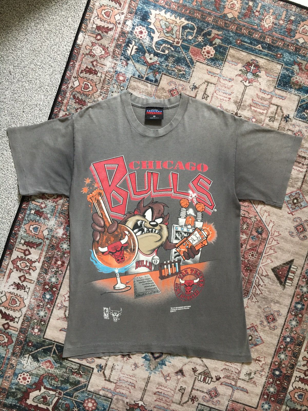 Vintage Vintage 1995 Chicago Bulls T shirt Size US M / EU 48-50 / 2 - 1 Thumbnail