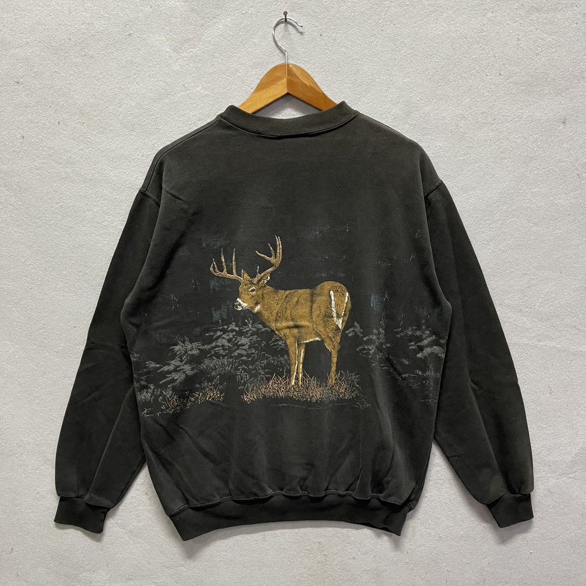 Vintage Vintage AU Sportswear Deer Graphic Crewneck Sweatshirt Size US L / EU 52-54 / 3 - 8 Thumbnail