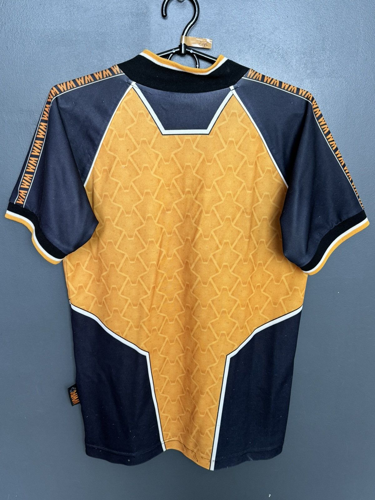 Puma KIDS Wolverhampton Wanderers 96/98 Home Football Jersey Size US XS / EU 42 / 0 - 2 Thumbnail