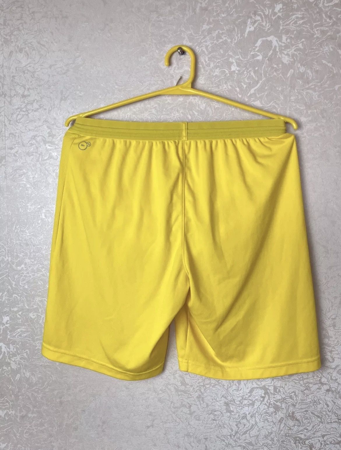 Other BORUSSIA DORTMUND 2017/2018 Home Shorts PUMA BVB Size M Size US 32 / EU 48 - 2 Thumbnail