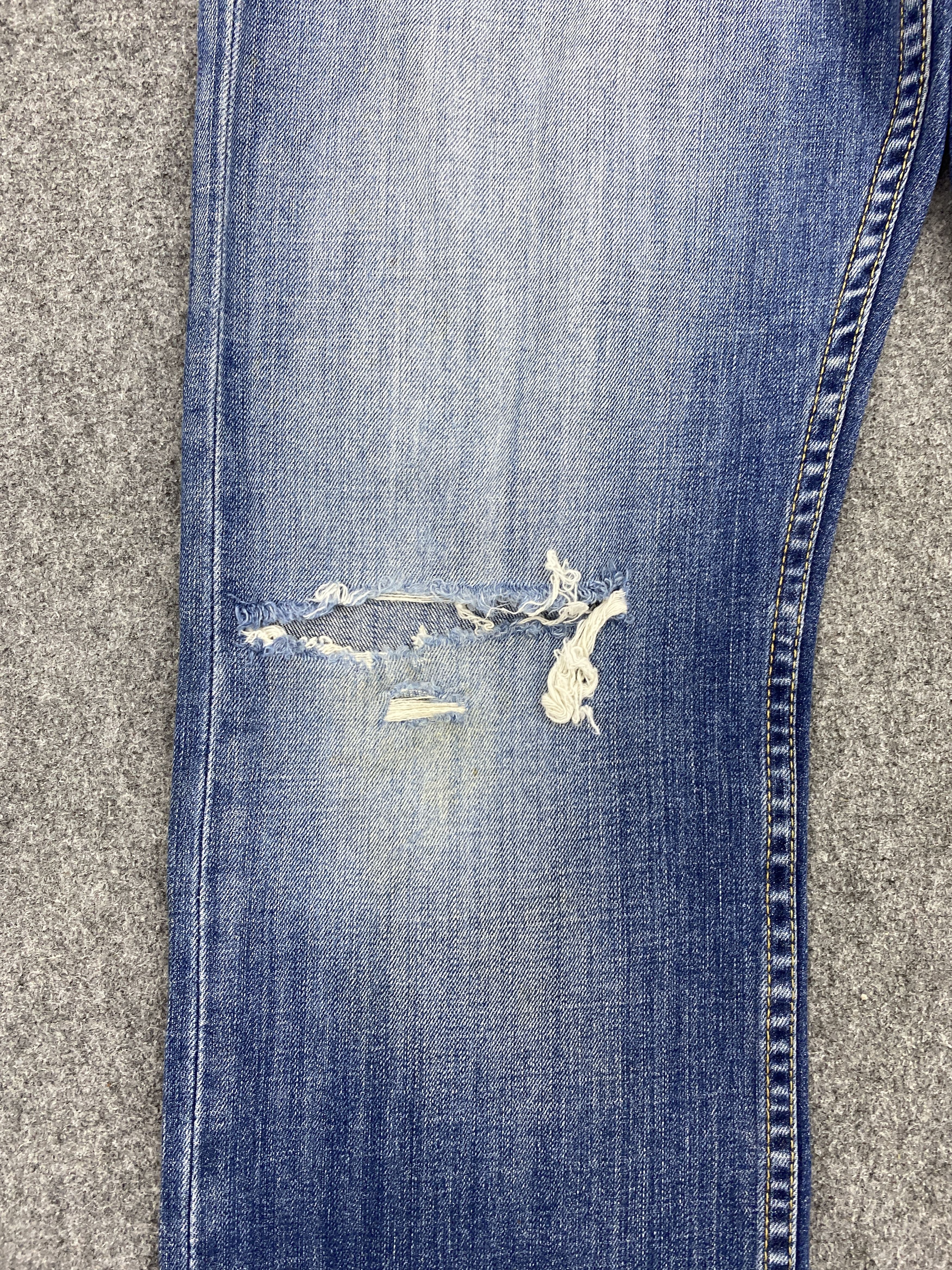 Levi's × Vintage Vintage Levi's 514 Distressed Blue Denim Jeans Size US 34 / EU 50 - 10 Thumbnail