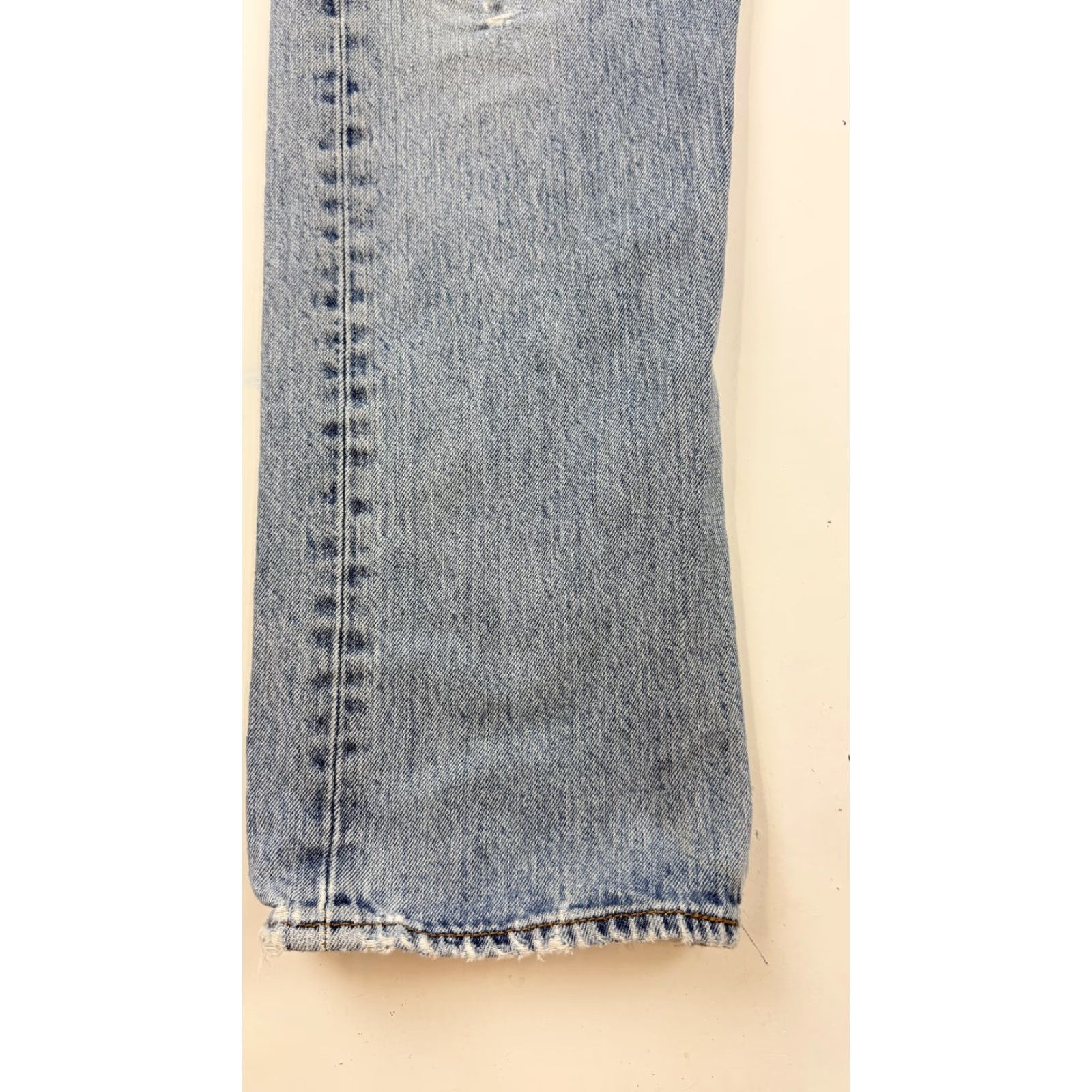 Levi's VINTAGE Levi's 501 Jeans Mens 34x30 Light Wash Blue Button Fly Straight Leg Distressed Size US 34 / EU 50 - 4 Thumbnail