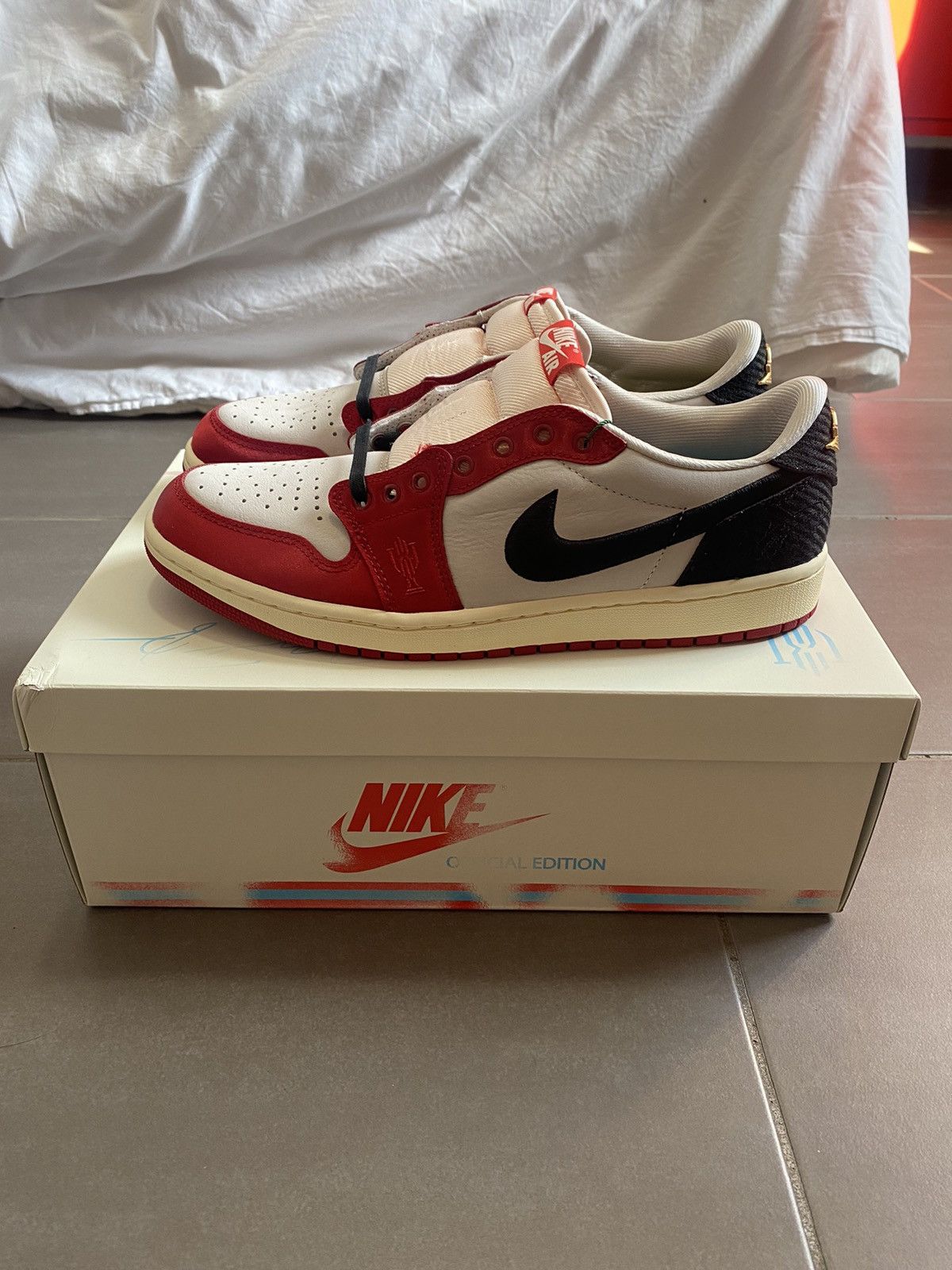 Nike jordan 1 low trophy room Size US 10.5 / EU 43-44 - 1 Thumbnail