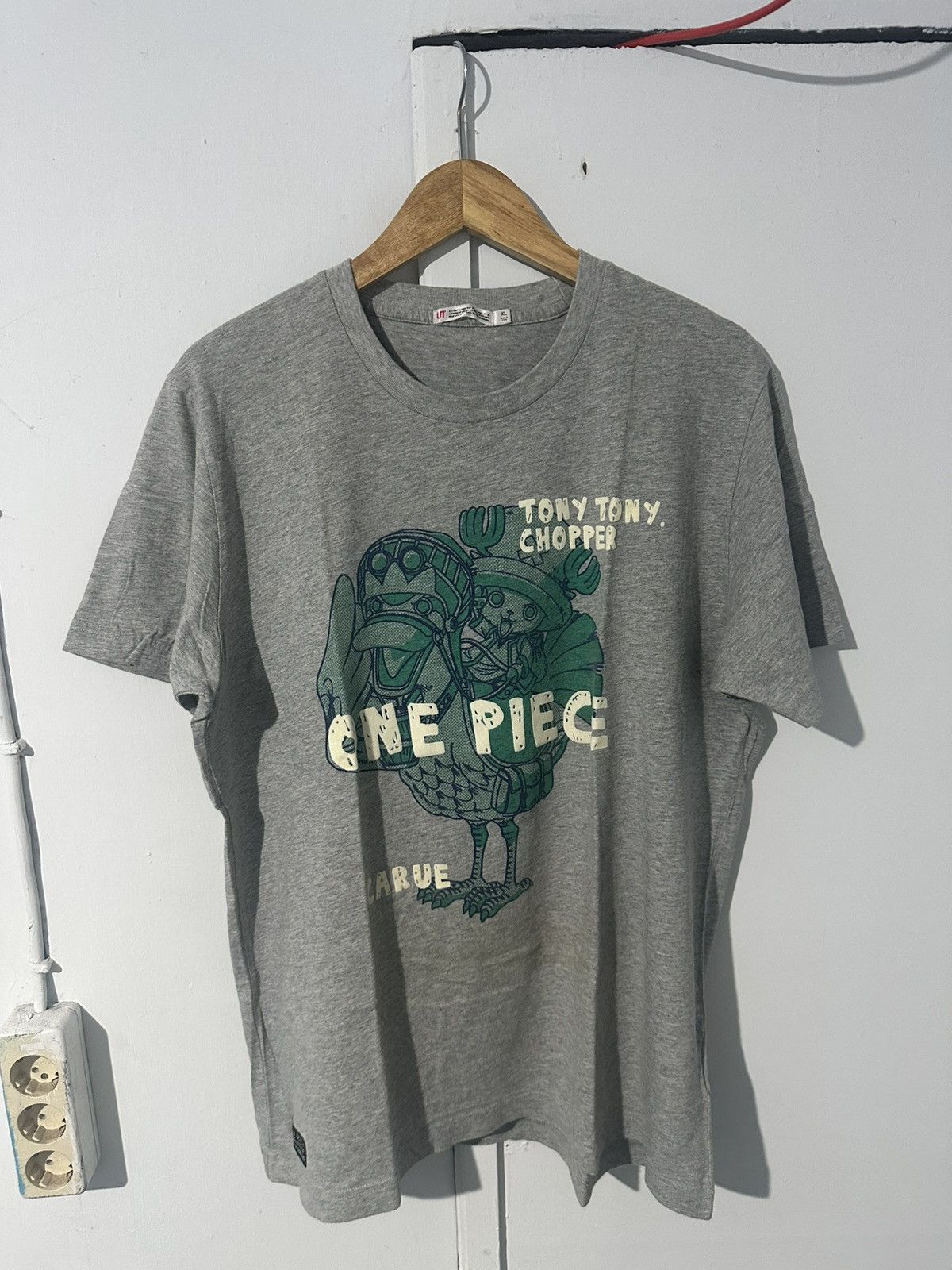 Anime × Japanese Brand ONE PIECE "TONY TONY CHOPPER" x Uniqlo Size XL / US 12-14 / IT 48-50 - 1 Thumbnail