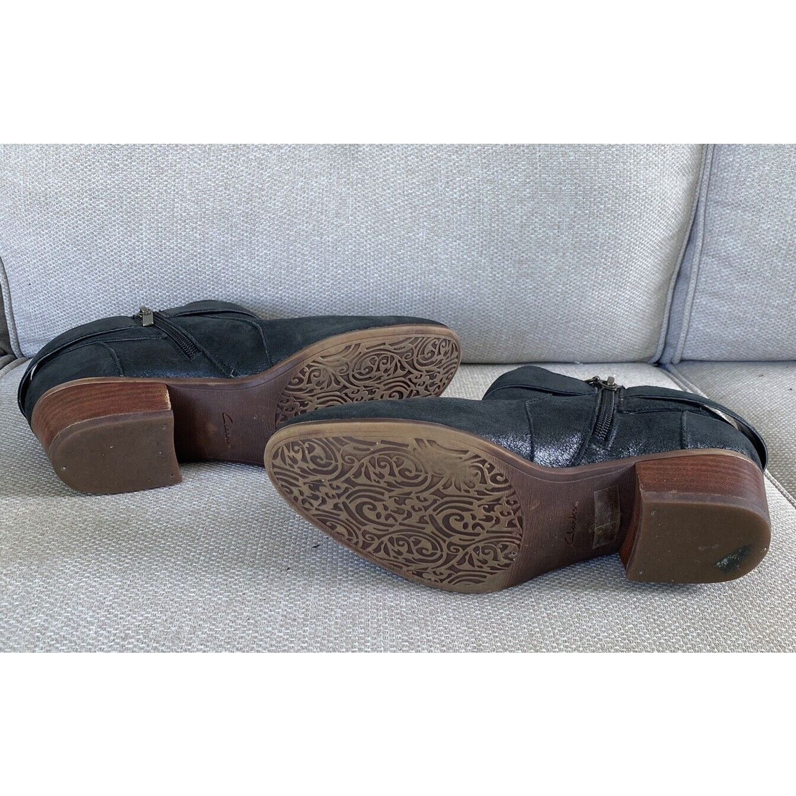 Clarks Clarks Leather Studded Block Ankle Booties Boots Women's 9 Size US 9 / IT 39 - 9 Thumbnail