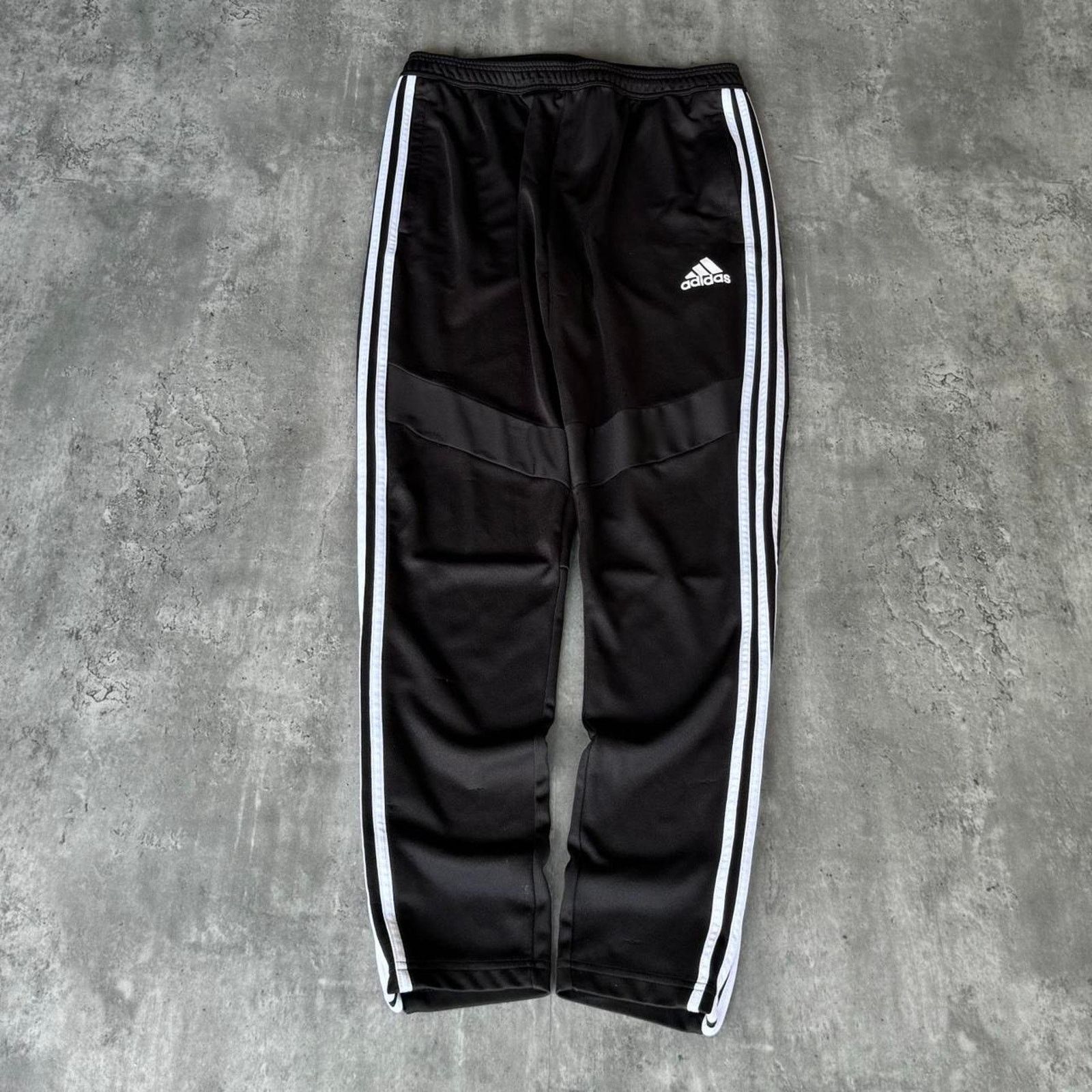 Adidas × Vintage Vintage Y2K Adidas Black & White Grunge Jogger Sweatpants Size US 34 / EU 50 - 1 Thumbnail