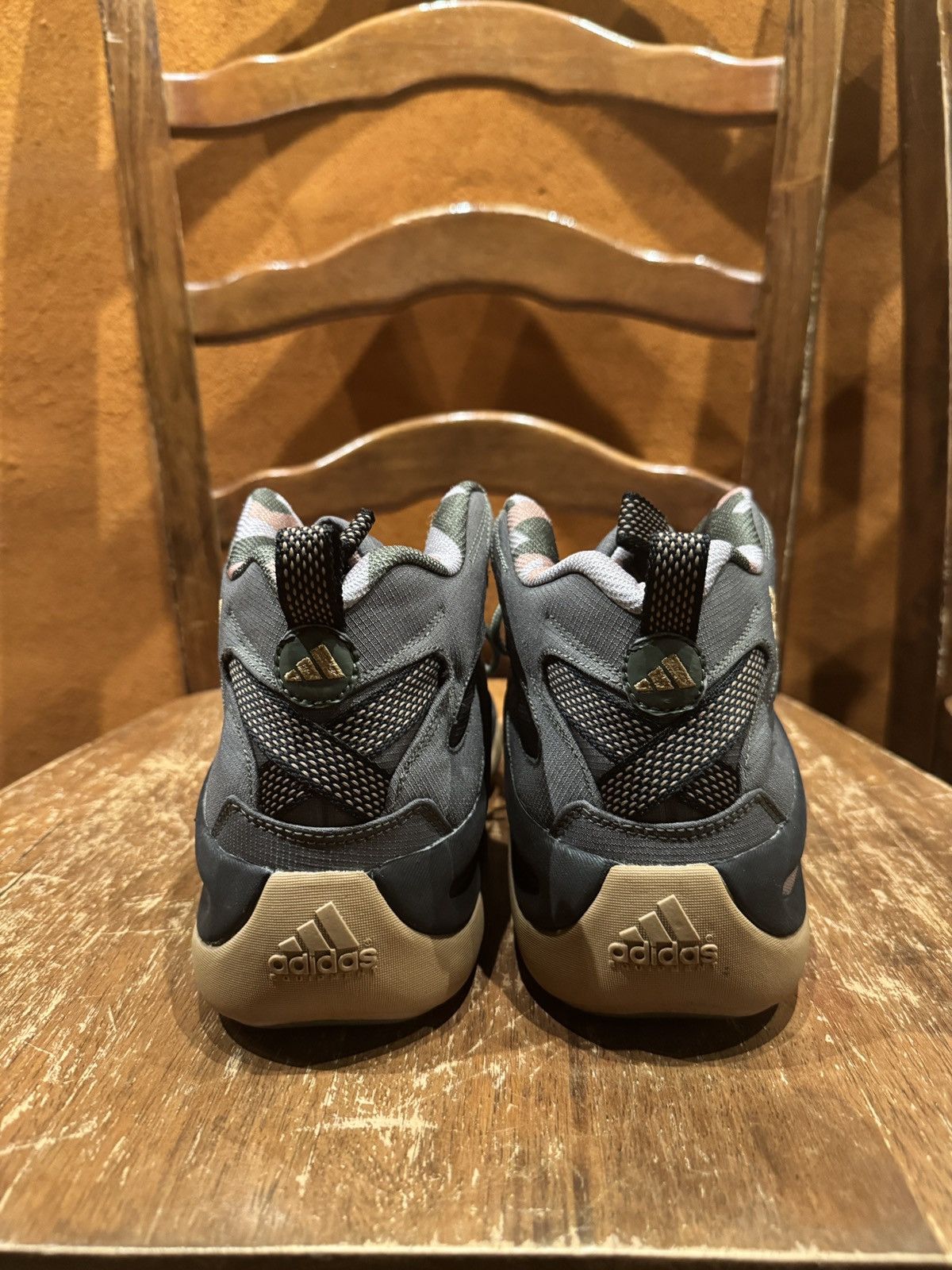 Adidas RARE Adidas Crazy 8 CAMO Size US 10.5 / EU 43-44 - 2 Thumbnail