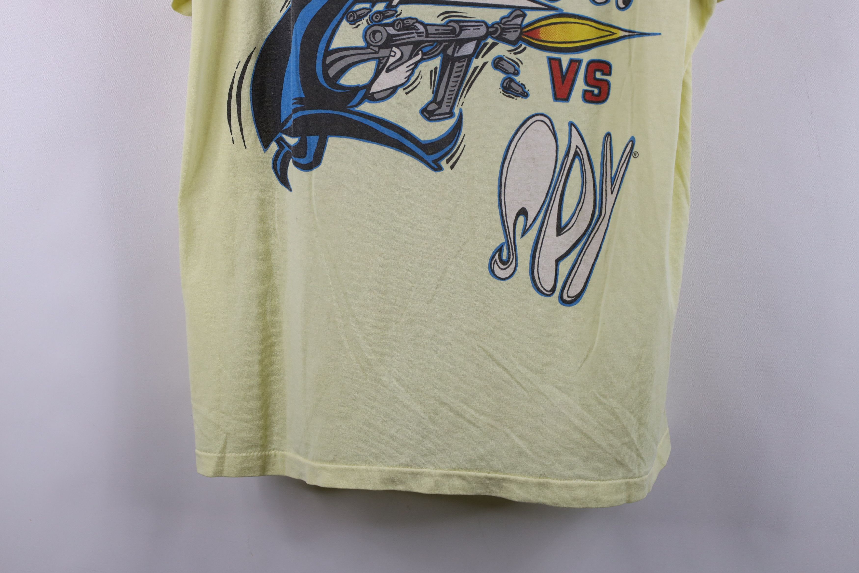 Vintage Vintage 80s Mad Magazine Spell Spy vs Spy T-Shirt Yellow USA Size US XL / EU 56 / 4 - 3 Thumbnail