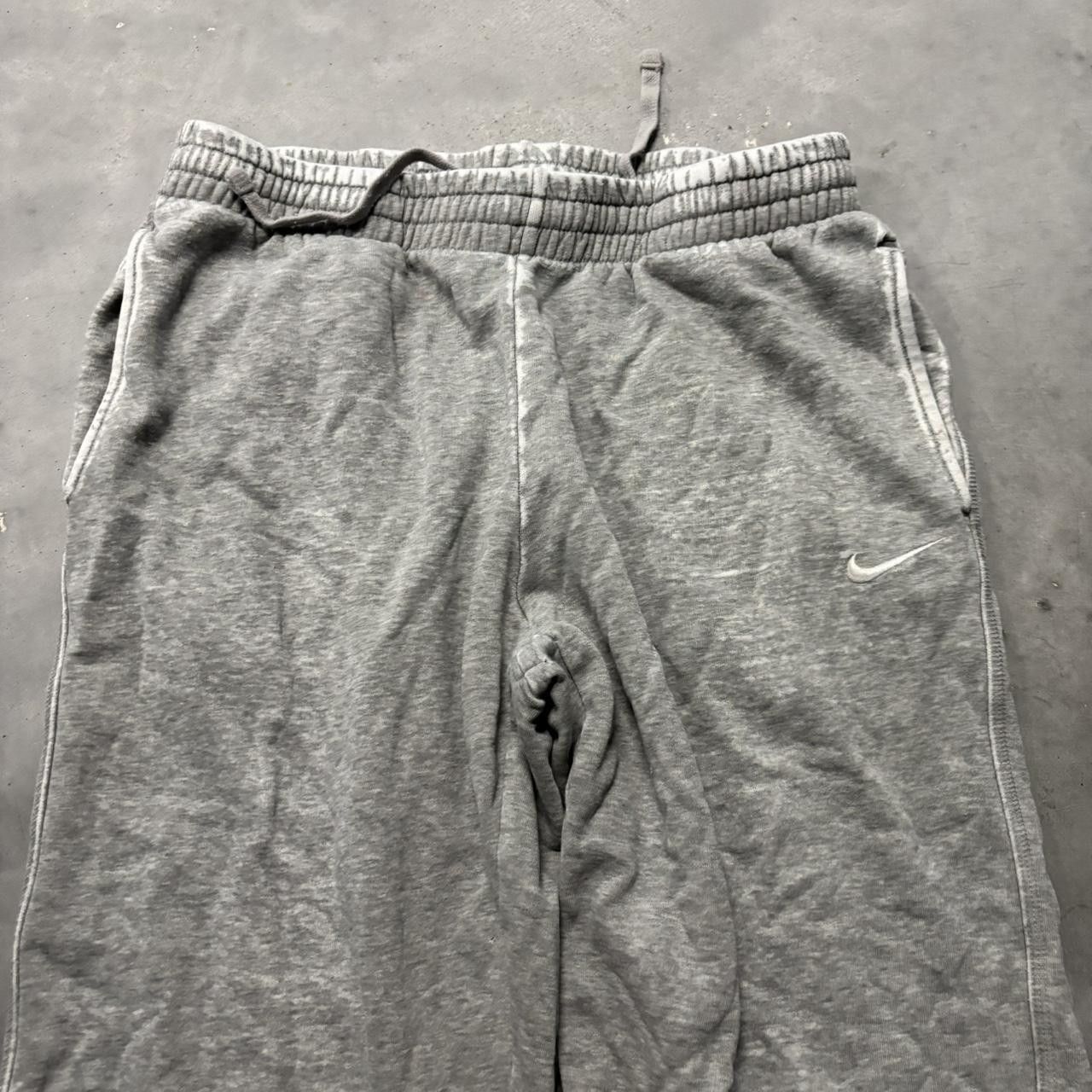 Nike × Vintage Crazy Vintage Y2K/2000s Baggy Faded Light Grey Nike Skater Essential Sweatpants! Size US 34 / EU 50 - 4 Thumbnail