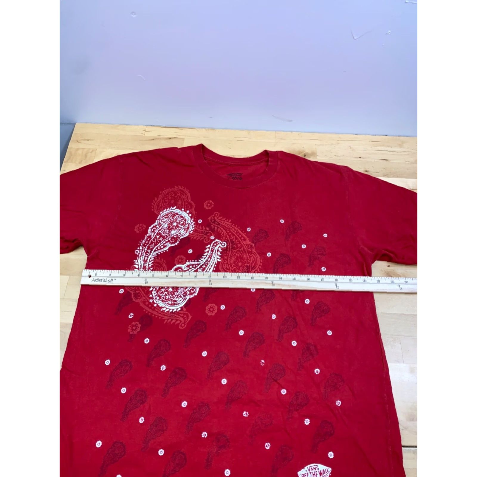 Levi's Levi's Shirt Mens L Red Bandana Graphic Print Short Sleeve Crew Neck T-Shirt 11456 Size US L / EU 52-54 / 3 - 4 Thumbnail