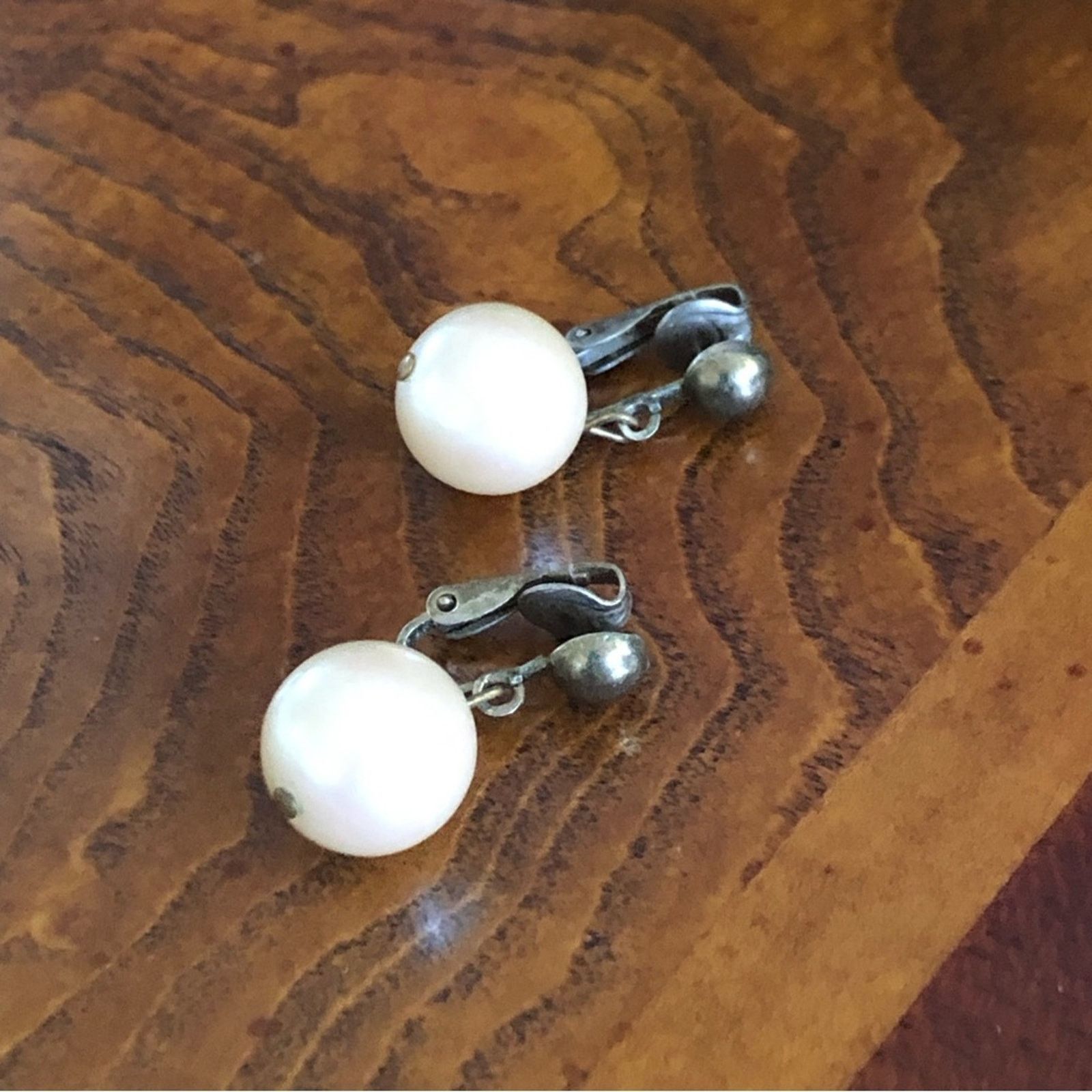 Vintage Vintage creamy glass pearl dangle clip on earrings Size ONE SIZE - 3 Thumbnail