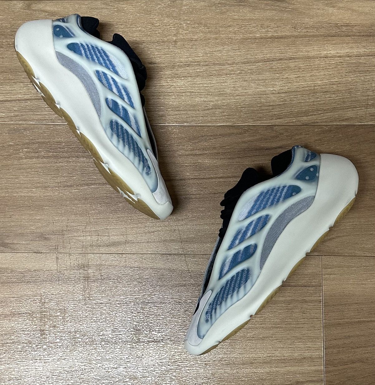 Adidas adidas Yeezy 700 V3 Kyanite Size US 12 / EU 45 - 2 Thumbnail