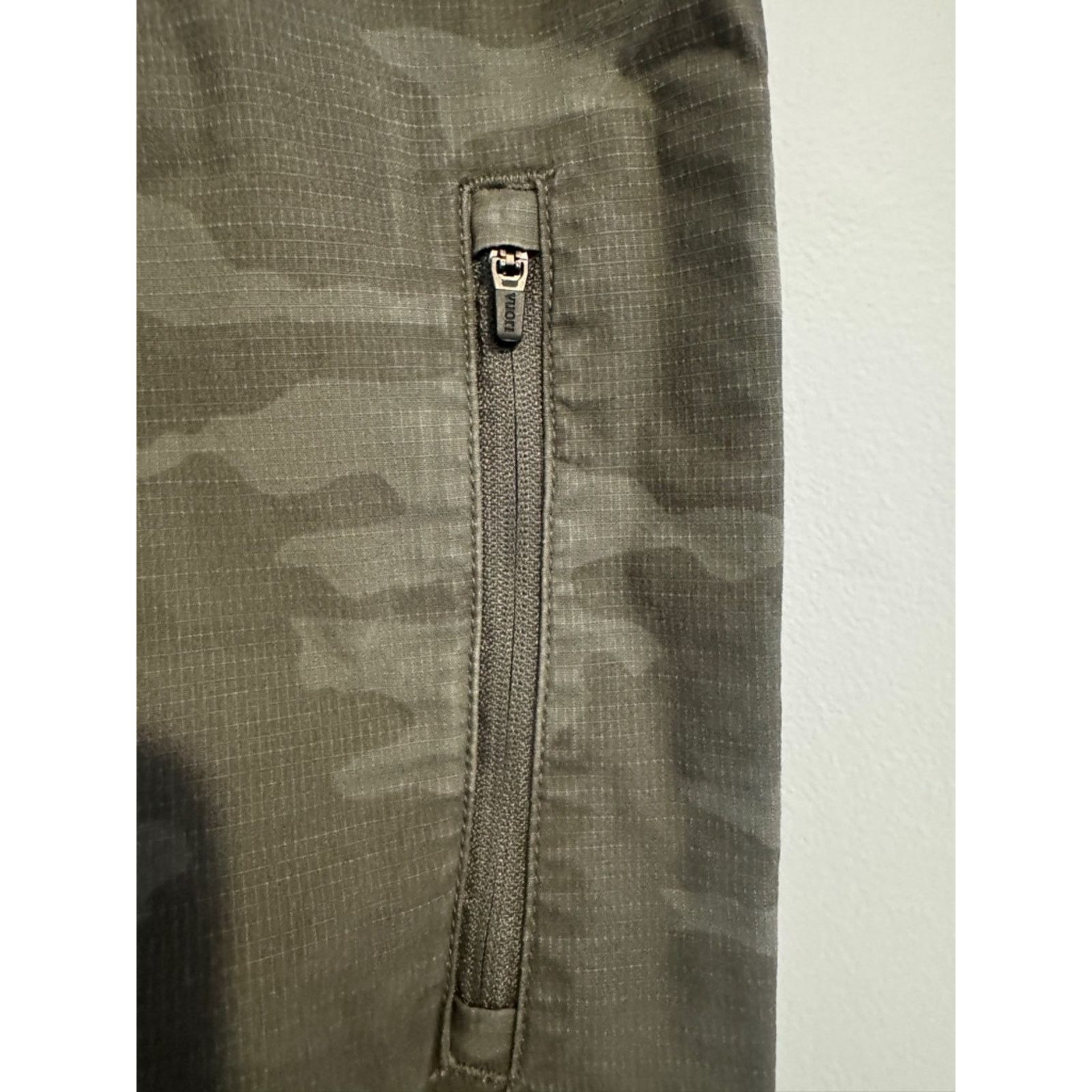 Vuori Men's Vuori Ripstop Camouflage Climber Drawstring Pants Size US 28 / EU 44 - 3 Thumbnail