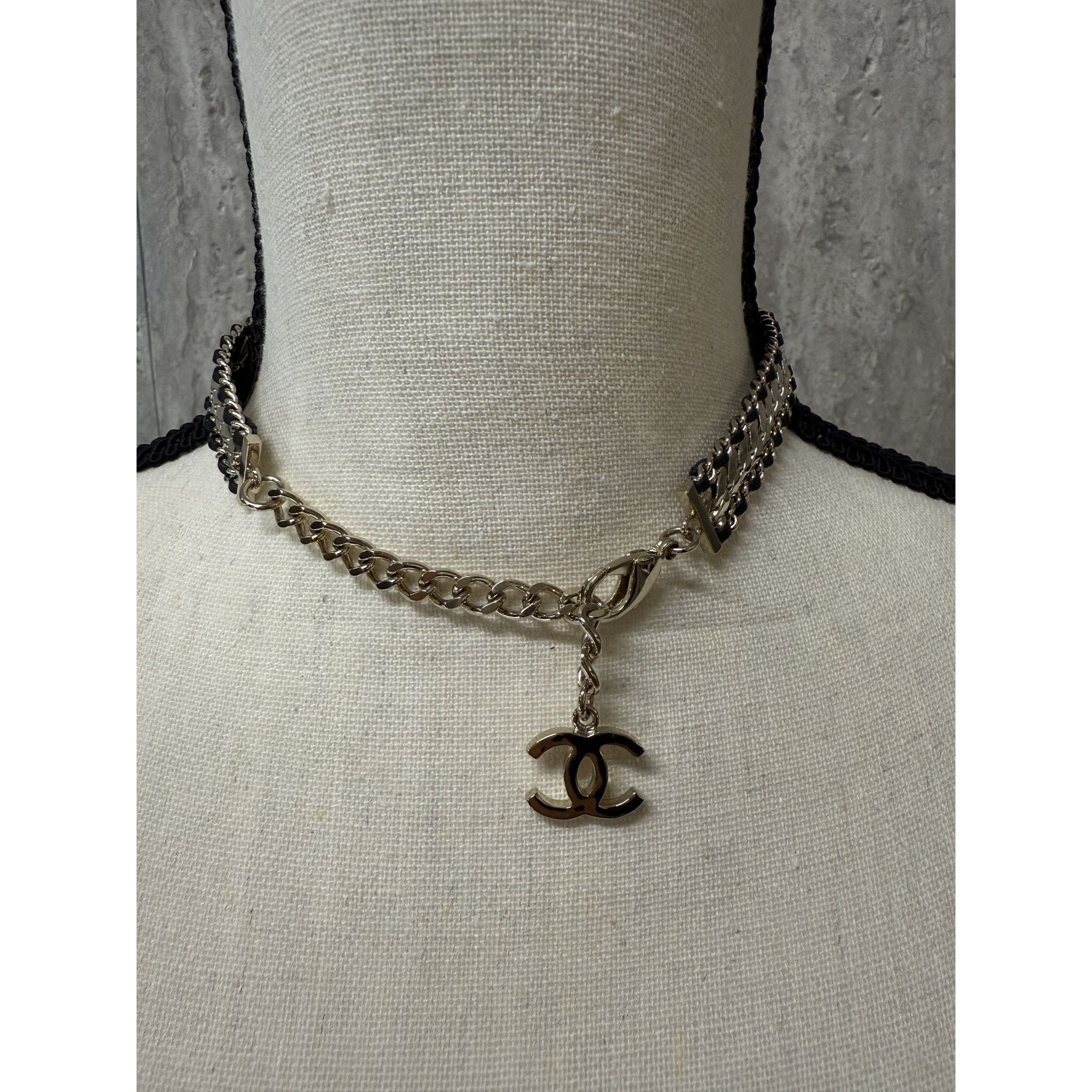 Chanel Chanel Gold & Black Chain Choker Necklace With CC Logo Penda Size ONE SIZE - 7 Thumbnail