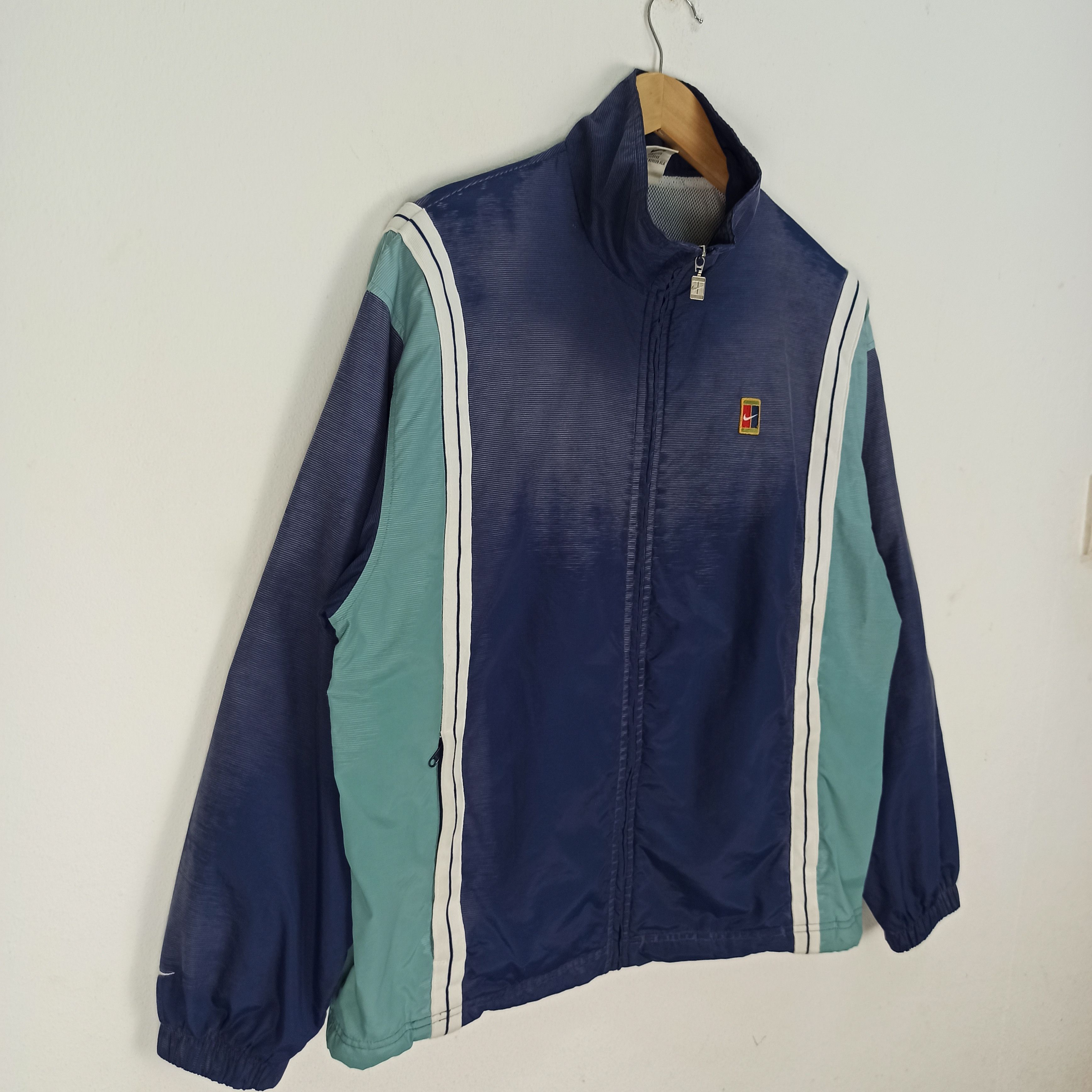 Nike Vintage Nike Court Jacket Faded Colour Worn/ACG/USA Size US M / EU 48-50 / 2 - 2 Thumbnail