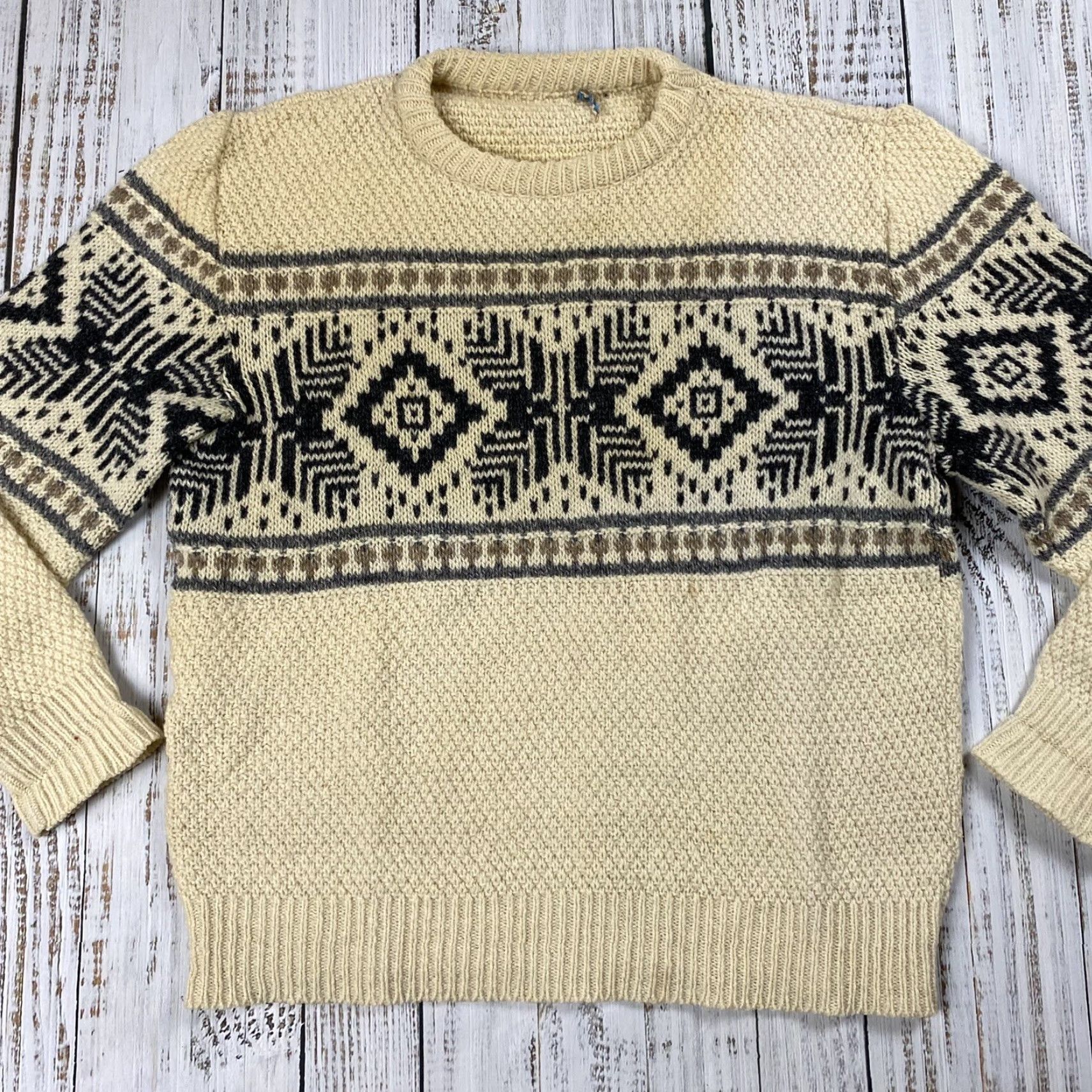 Vintage VINTAGE Abraham & Strauss Men's Sweater L Crew Neck Aztec Pattern Wool Ivory Fall Winter Size US L / EU 52-54 / 3 - 2 Thumbnail