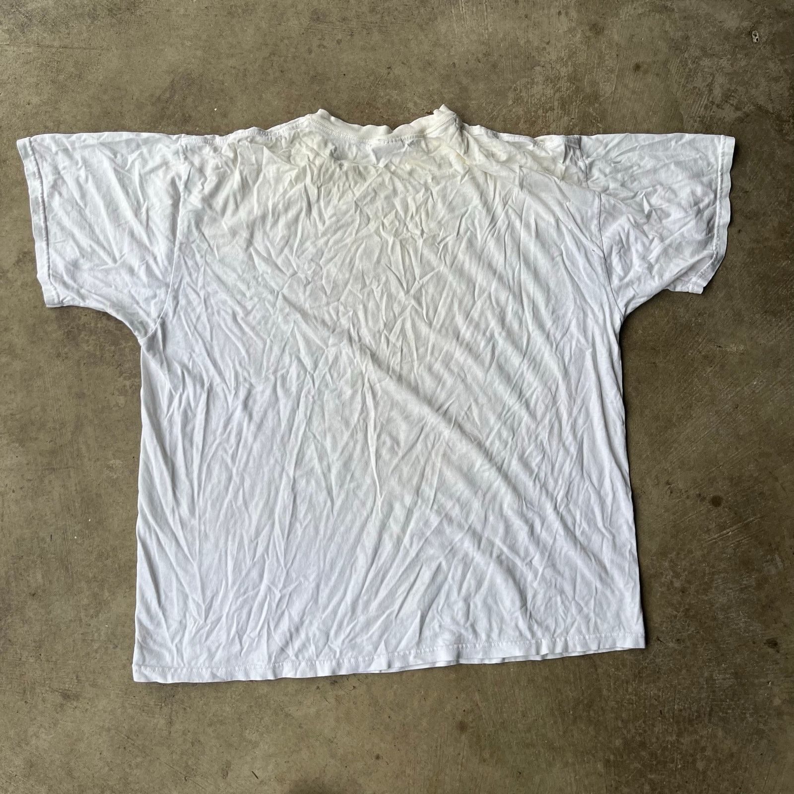 Vintage VINTAGE 90S NIKE BIG SWOOSH SHIRT TEE WHITE DISTRESSED XL Size US XL / EU 56 / 4 - 3 Thumbnail